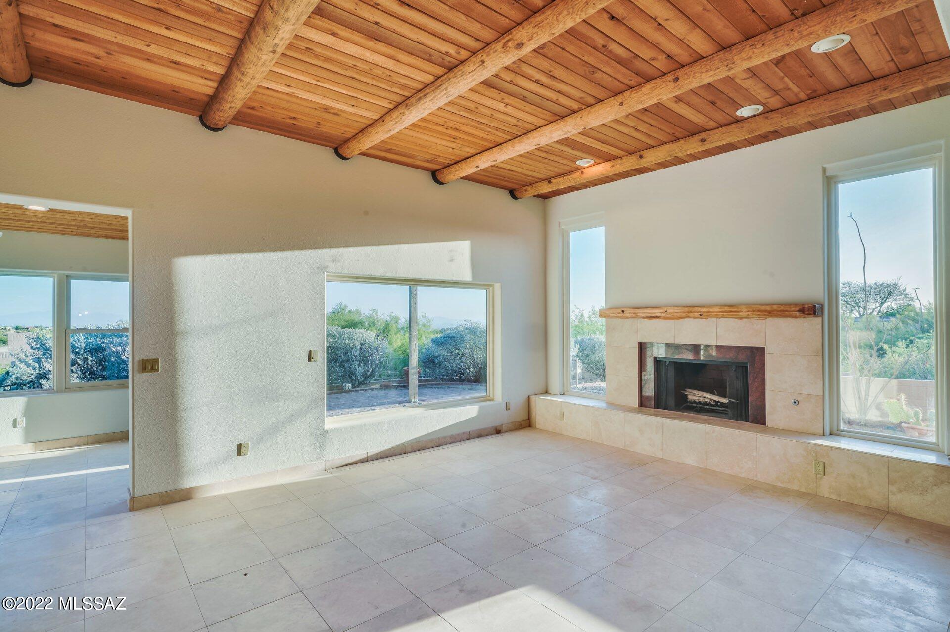 Finisterra (1-210) - Residential