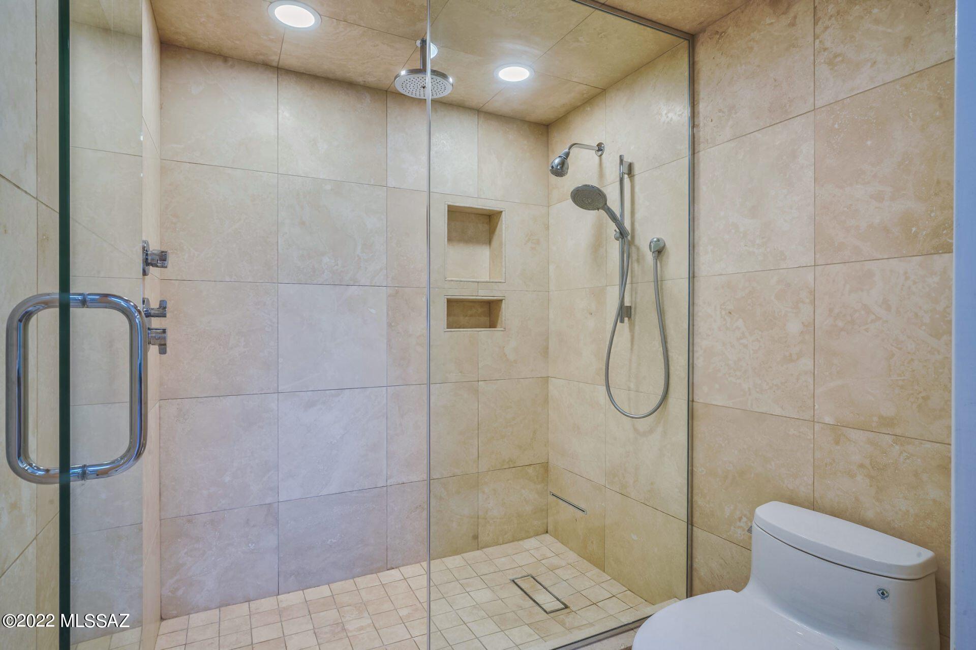 Finisterra (1-210) - Residential