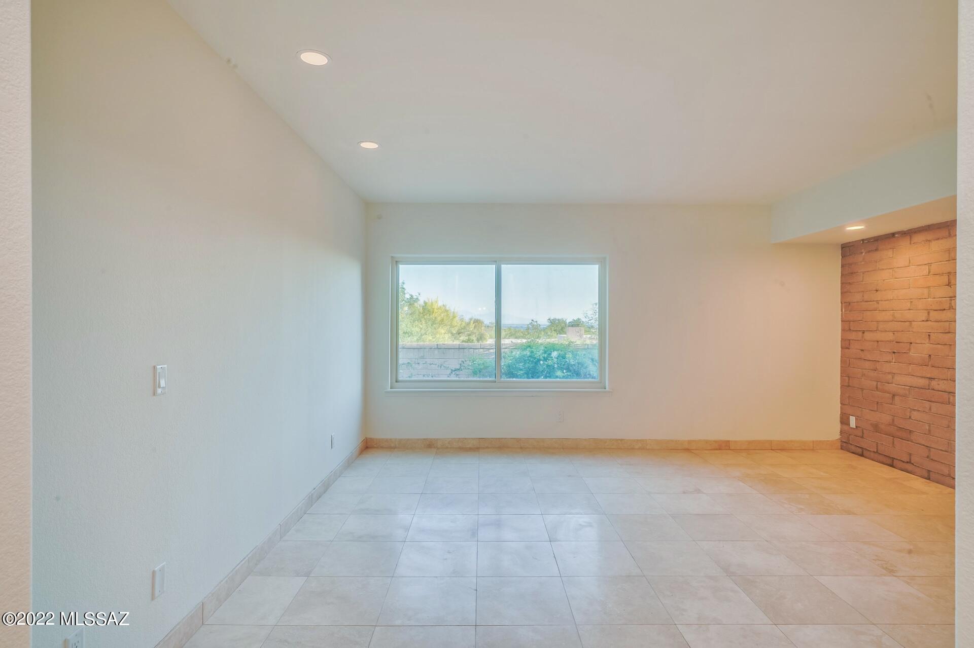 Finisterra (1-210) - Residential