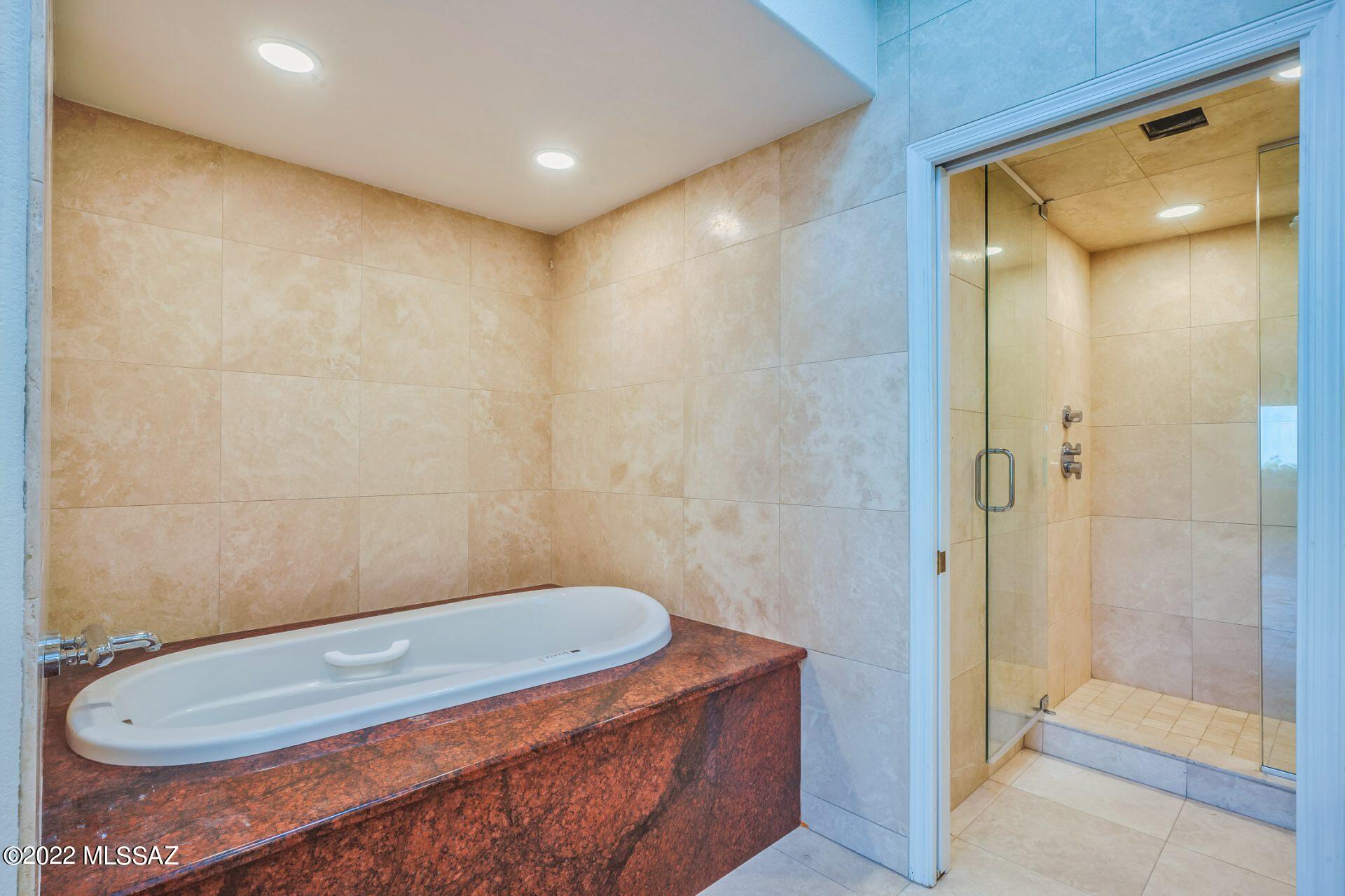 Finisterra (1-210) - Residential