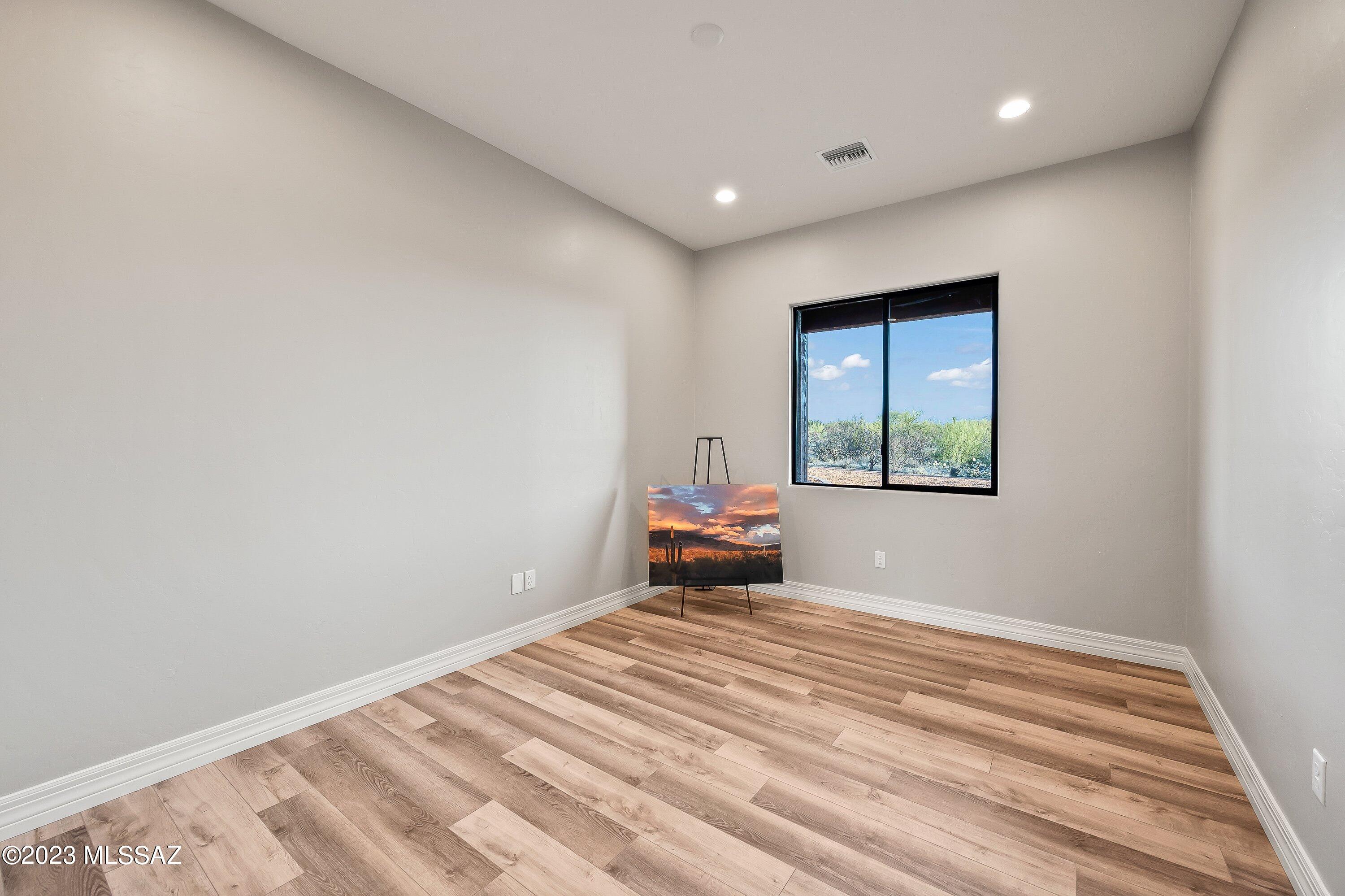 Coyote Creek (1-395) - Residential