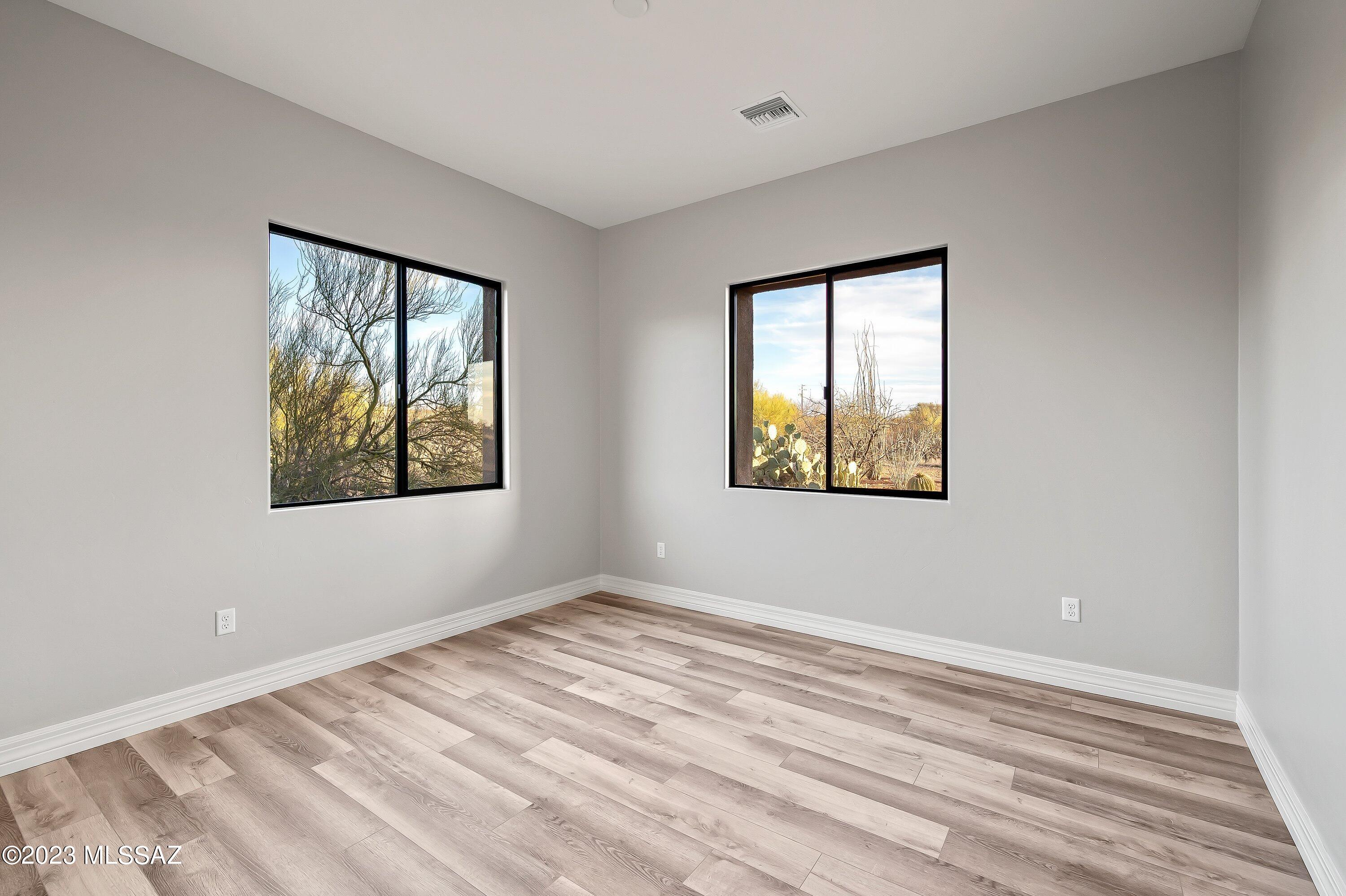 Coyote Creek (1-395) - Residential