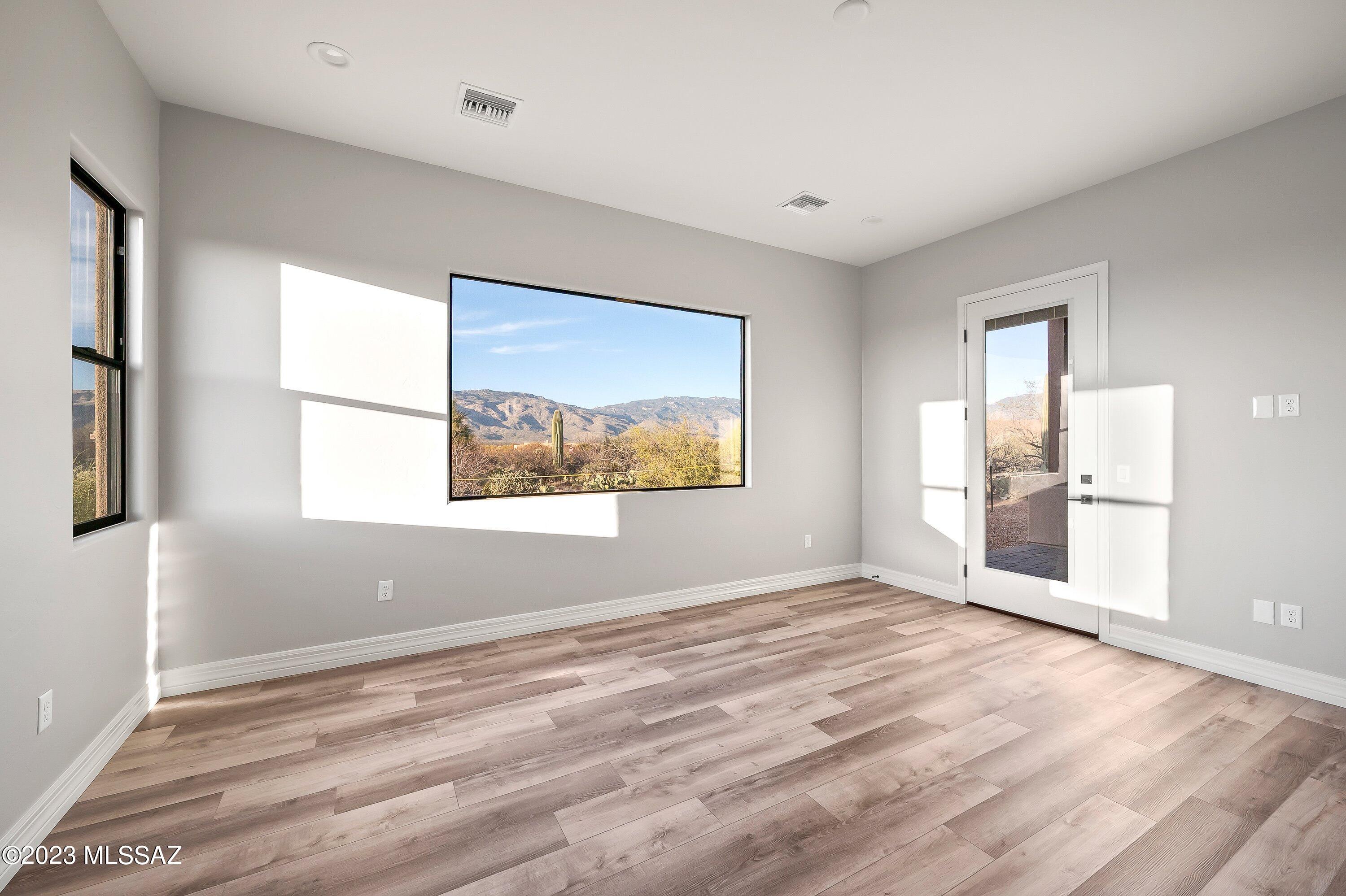 Coyote Creek (1-395) - Residential