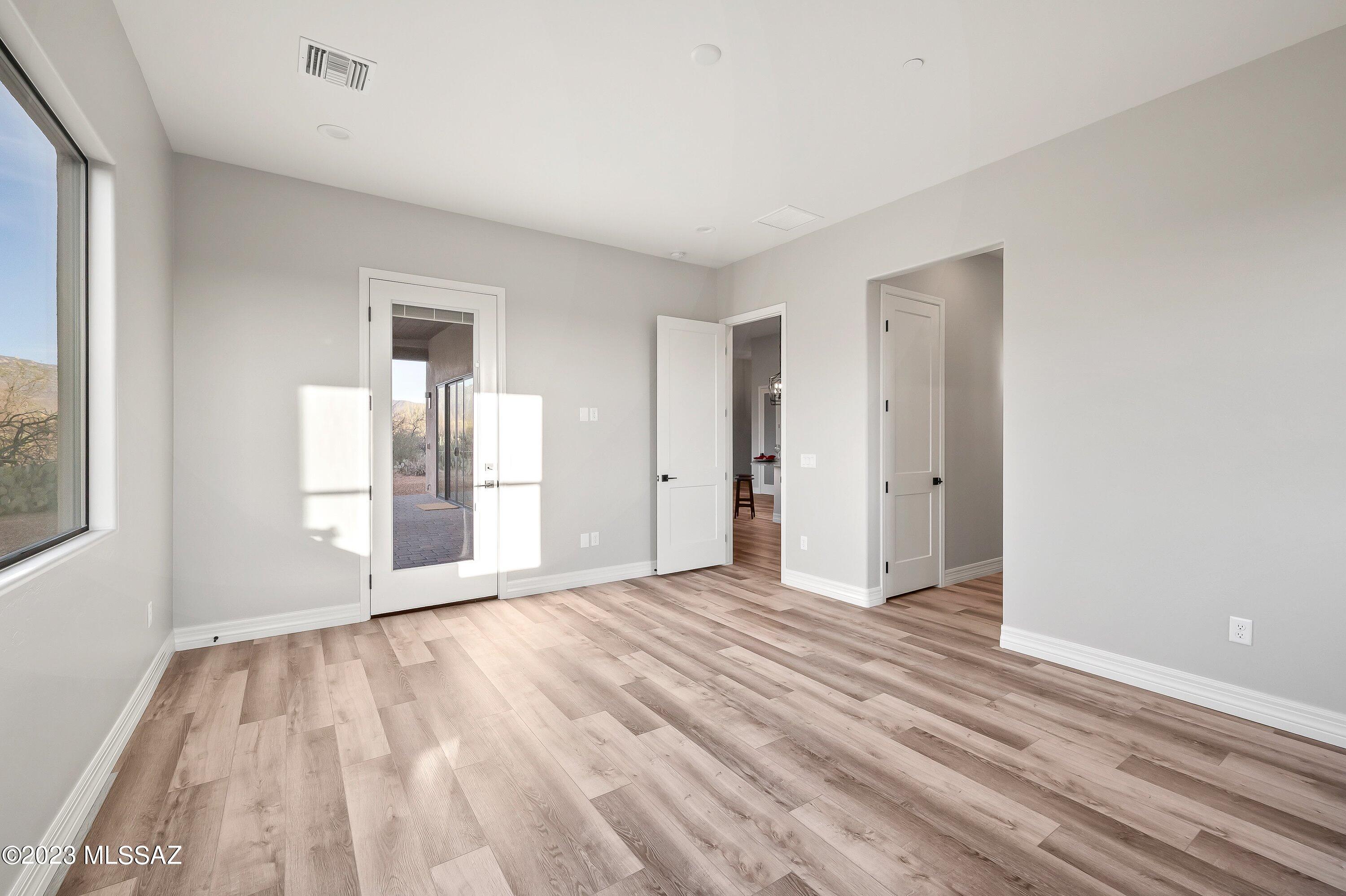Coyote Creek (1-395) - Residential