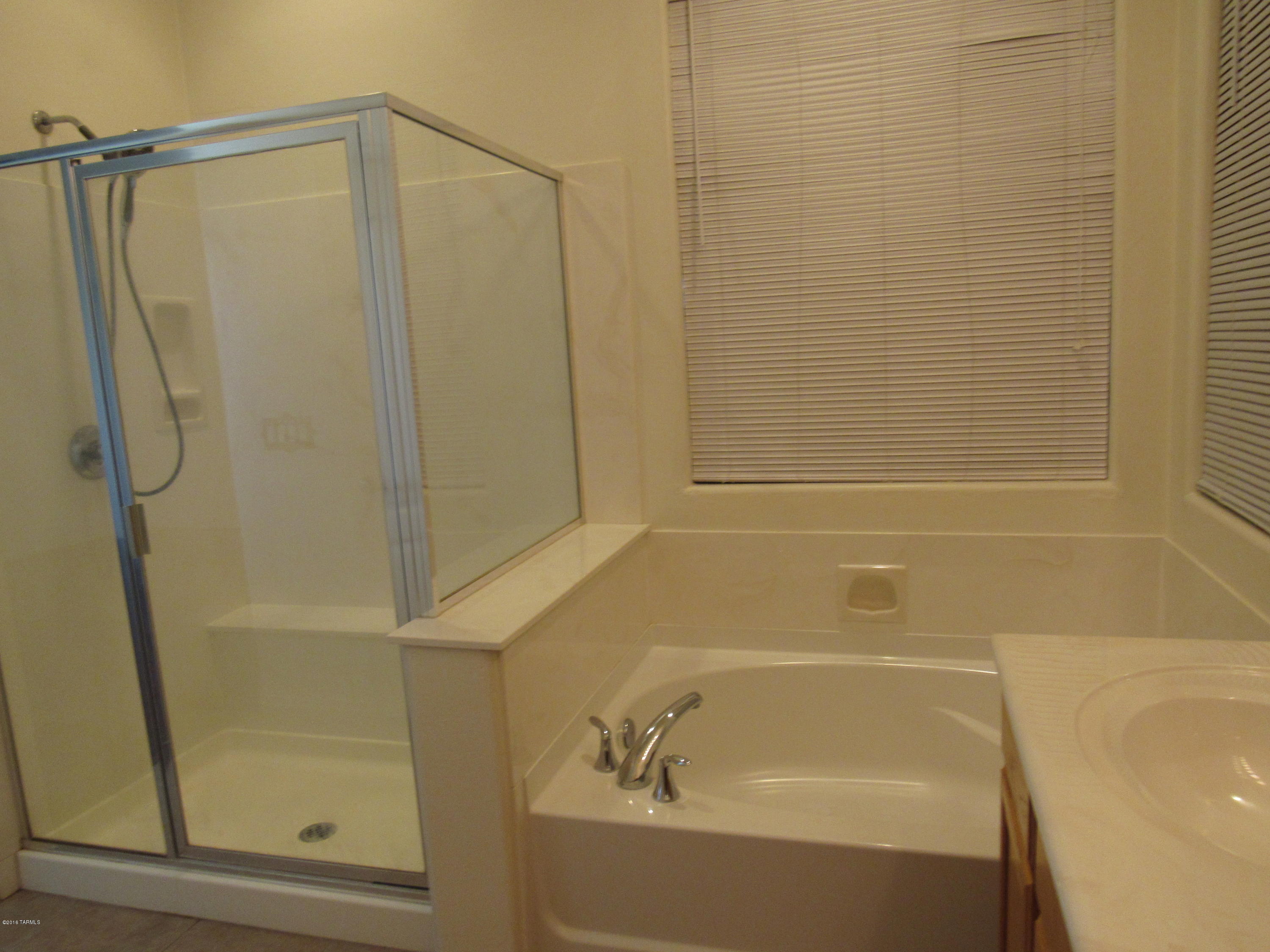Eagle Point Estates (1-212) - Residential Lease