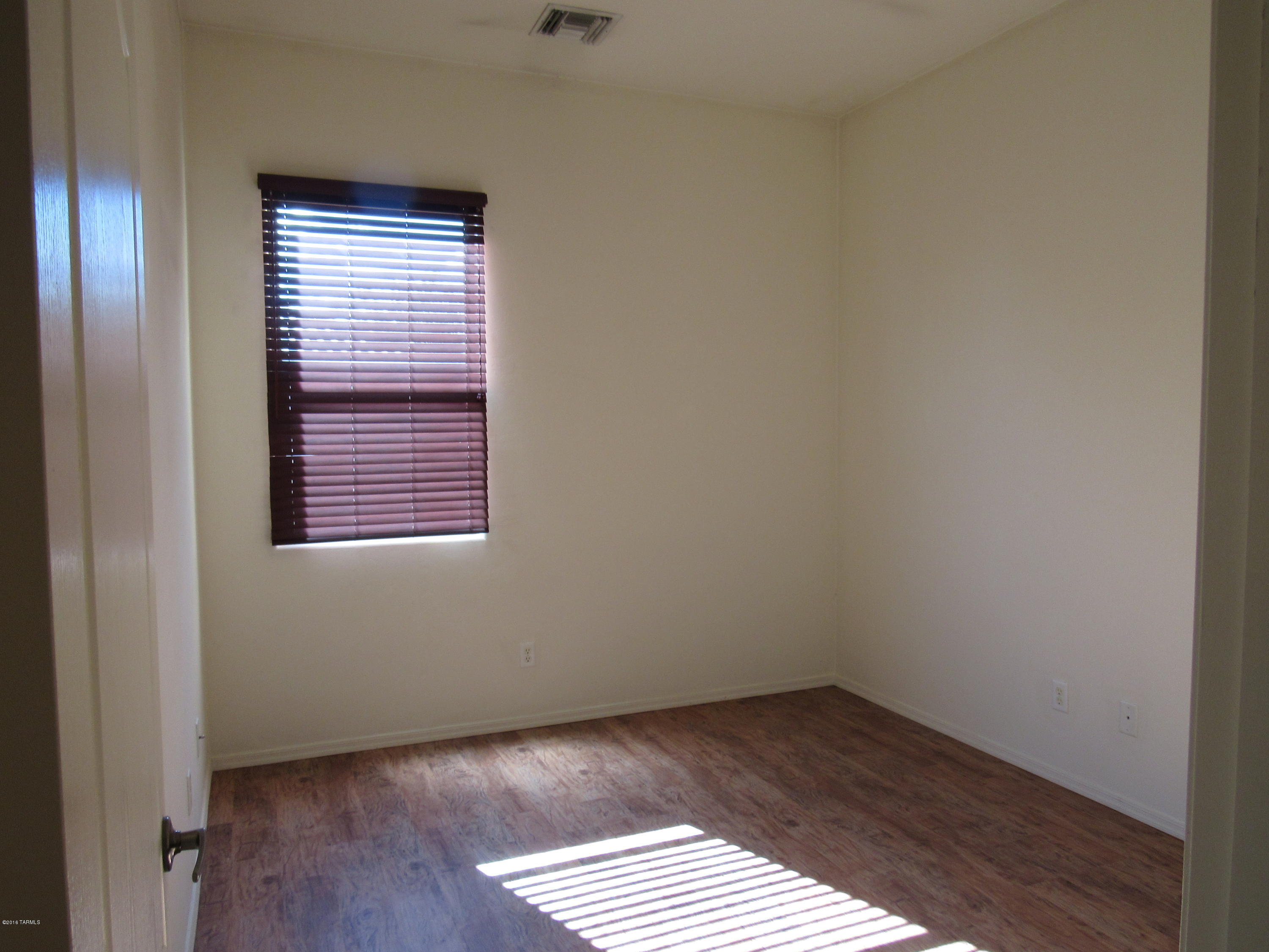 Eagle Point Estates (1-212) - Residential Lease