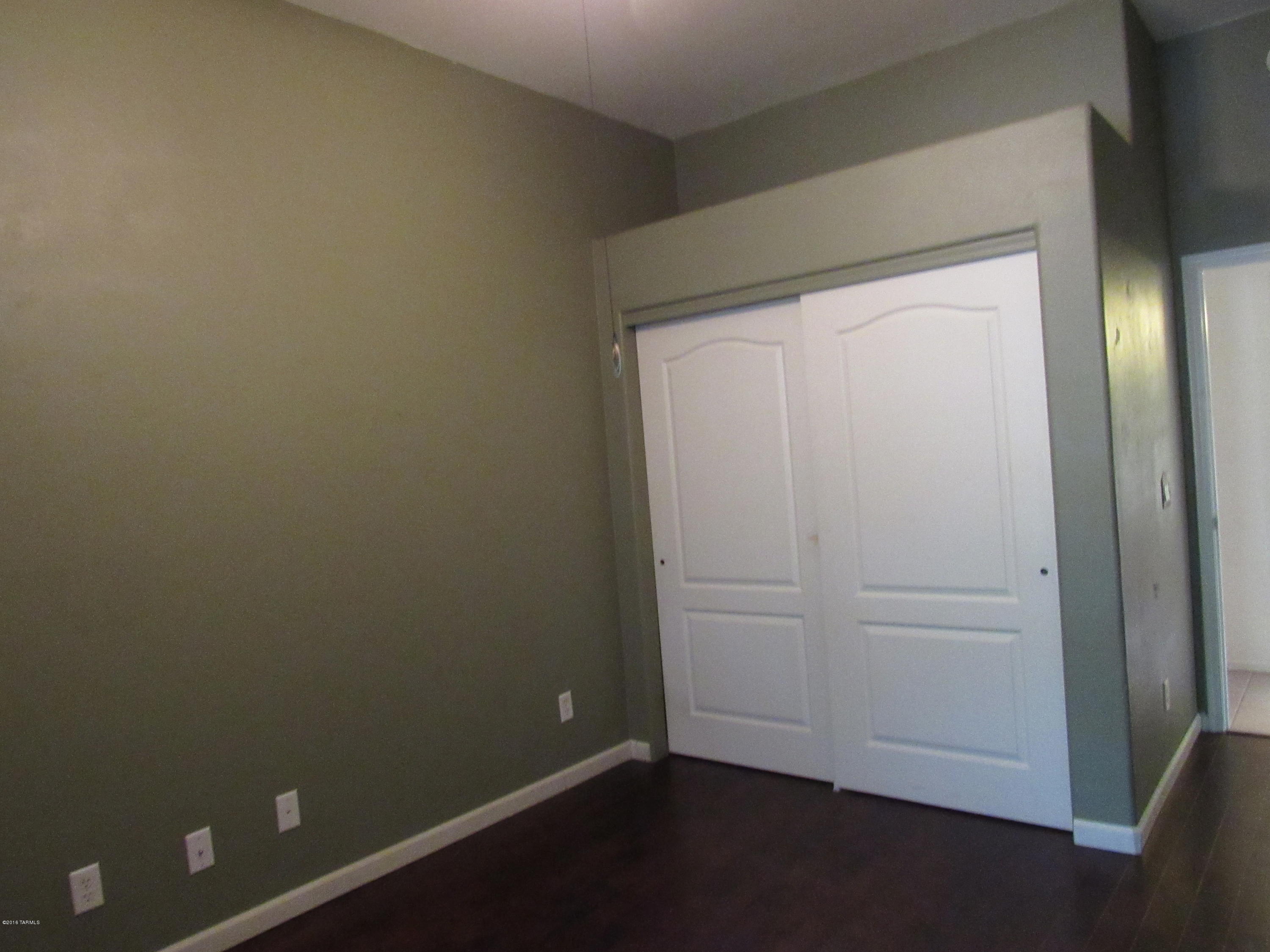 Eagle Point Estates (1-212) - Residential Lease