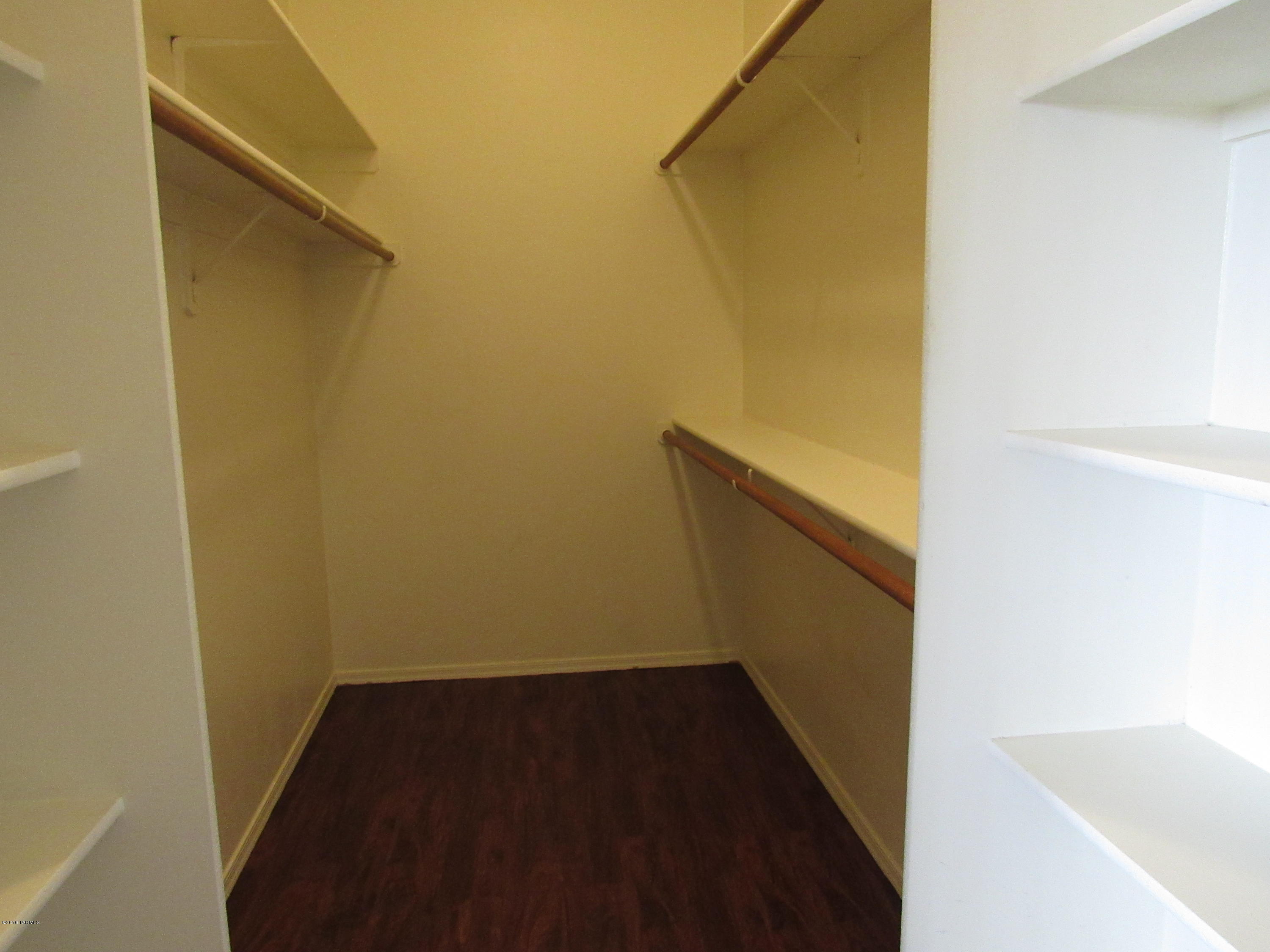 Eagle Point Estates (1-212) - Residential Lease