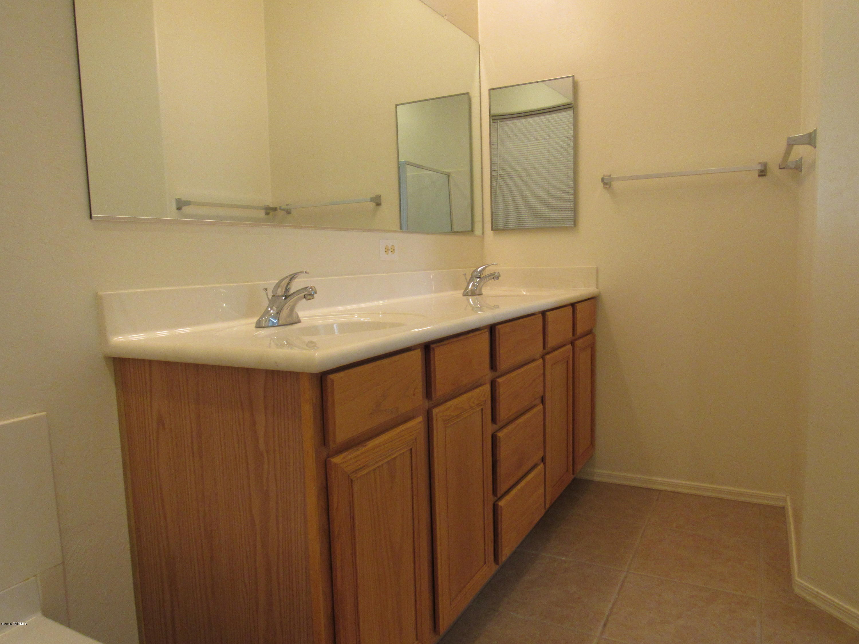 Eagle Point Estates (1-212) - Residential Lease