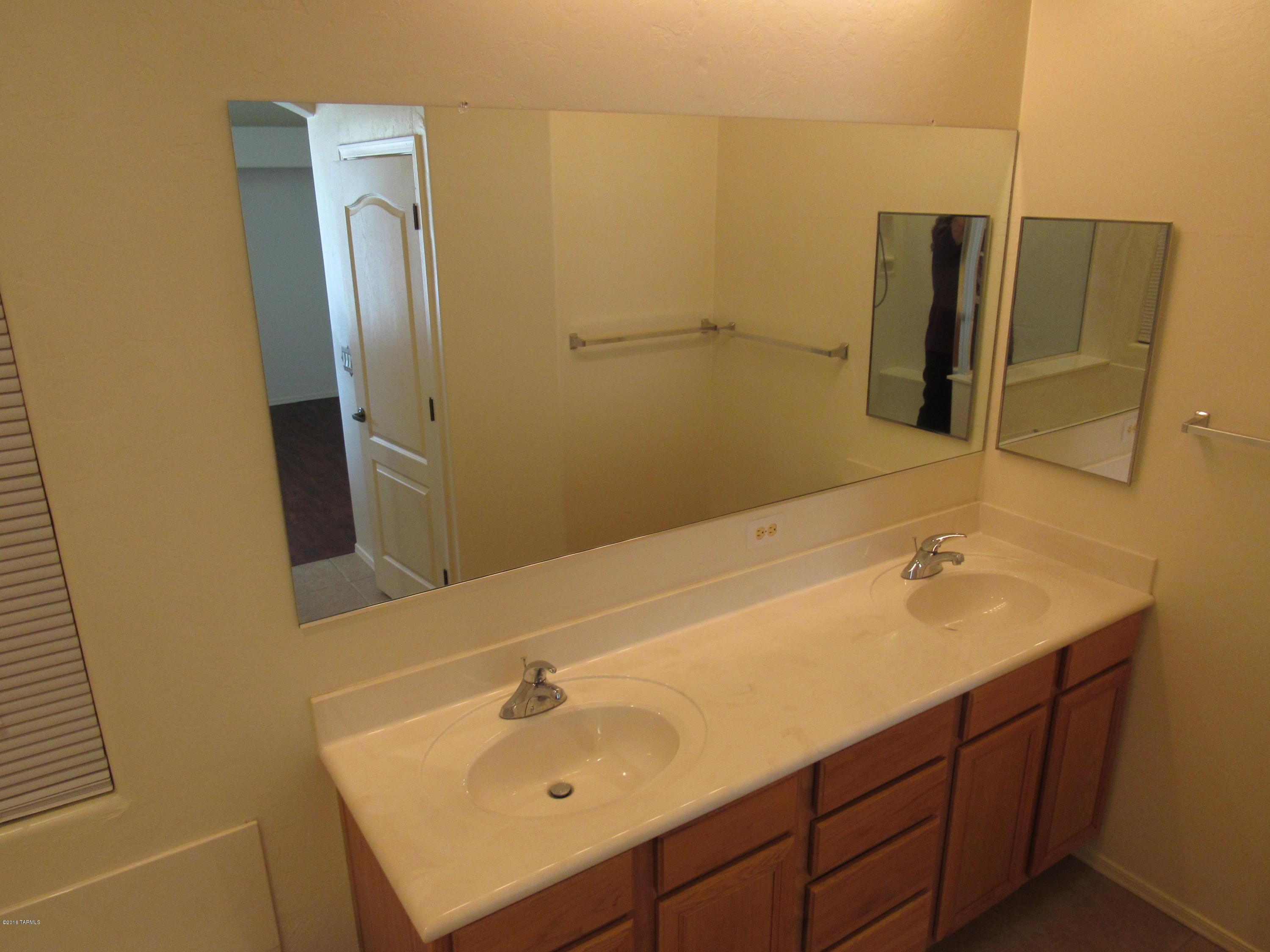 Eagle Point Estates (1-212) - Residential Lease