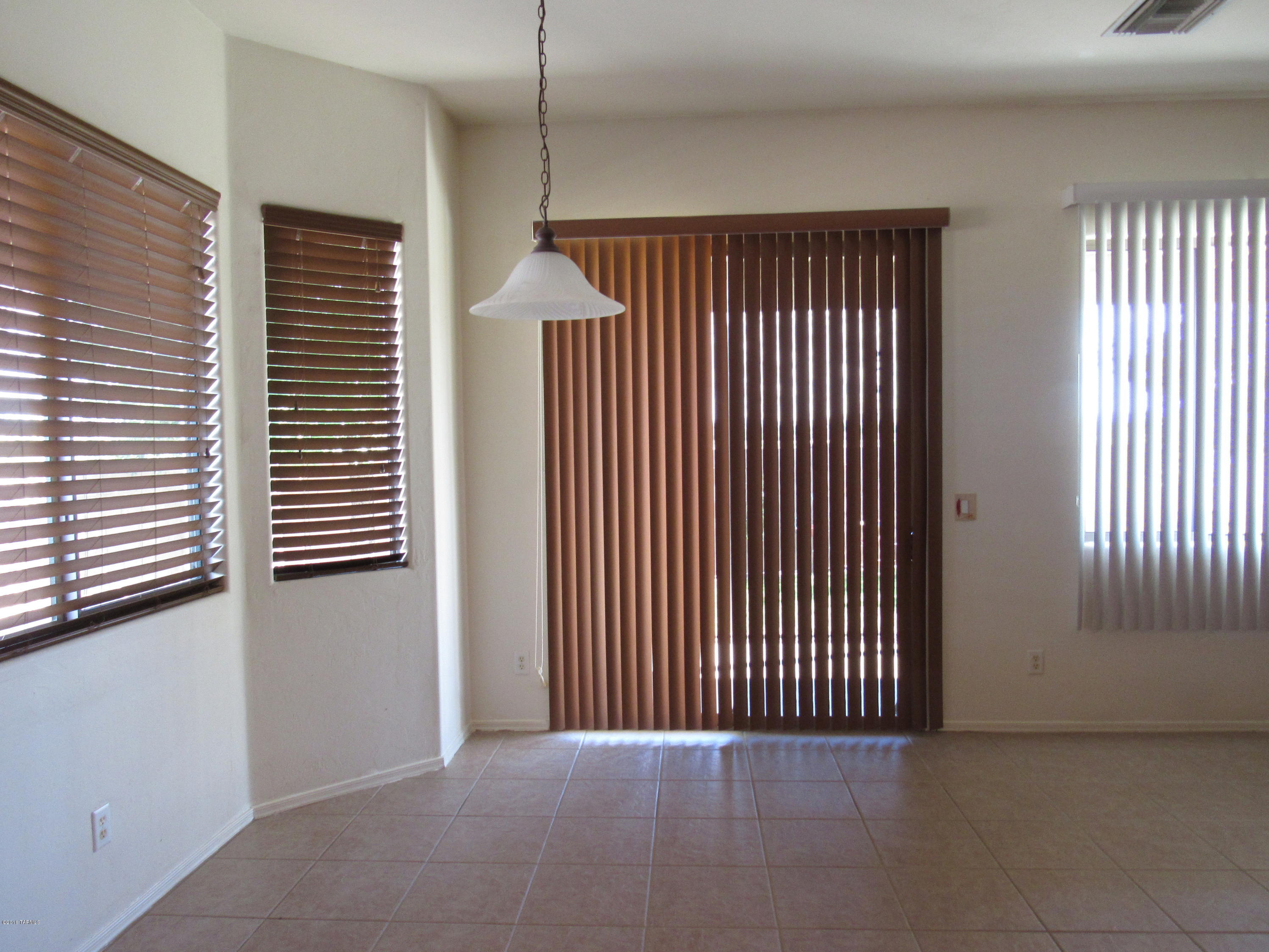 Eagle Point Estates (1-212) - Residential Lease
