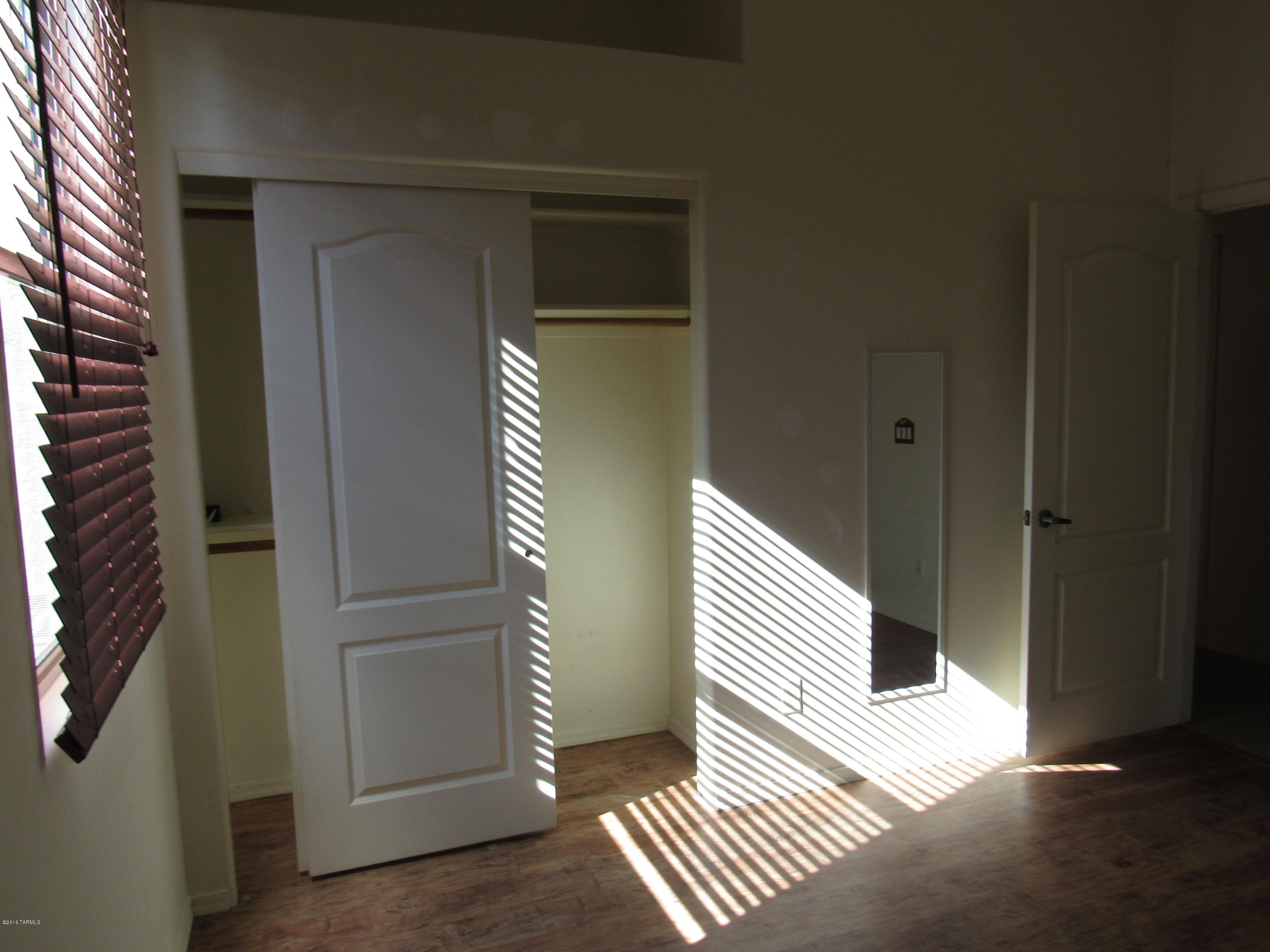 Eagle Point Estates (1-212) - Residential Lease