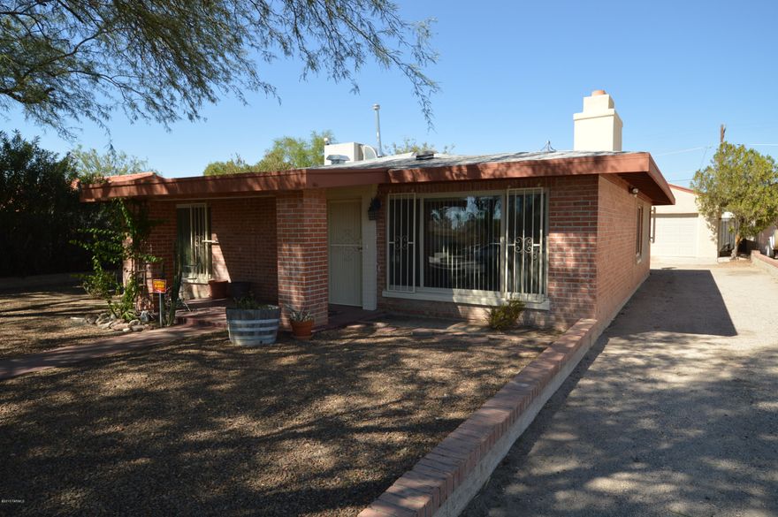 Don't miss this wonderful opportunity! Fabulous 2BR home just a short distance away from the U of A! Even closer to the U of A Medical Campus! Gorgeous 2BR home has tons of space to stretch out! Nearly 1300 square feet! You'd better get this one quick! It's going to go fast! CALL TODAY!