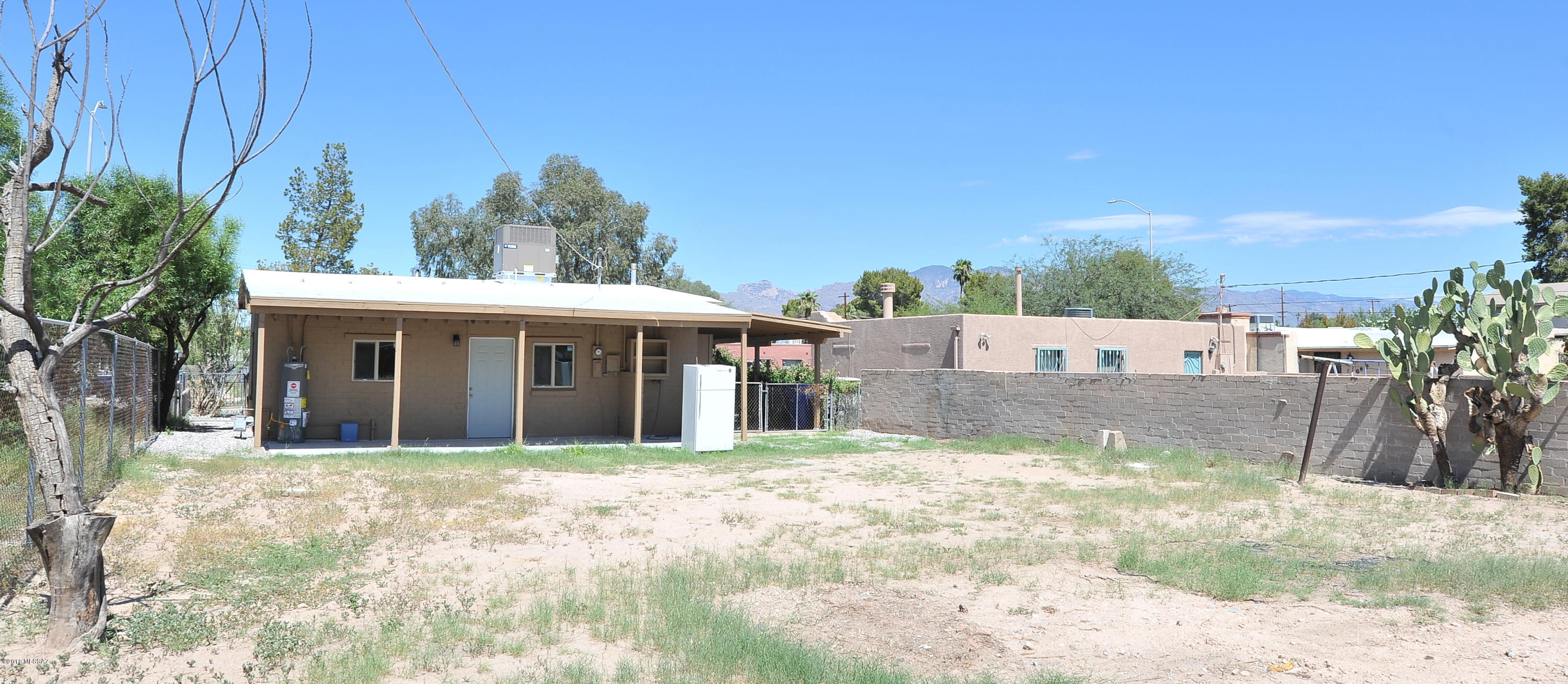 Miracle Mile Manor - Residential