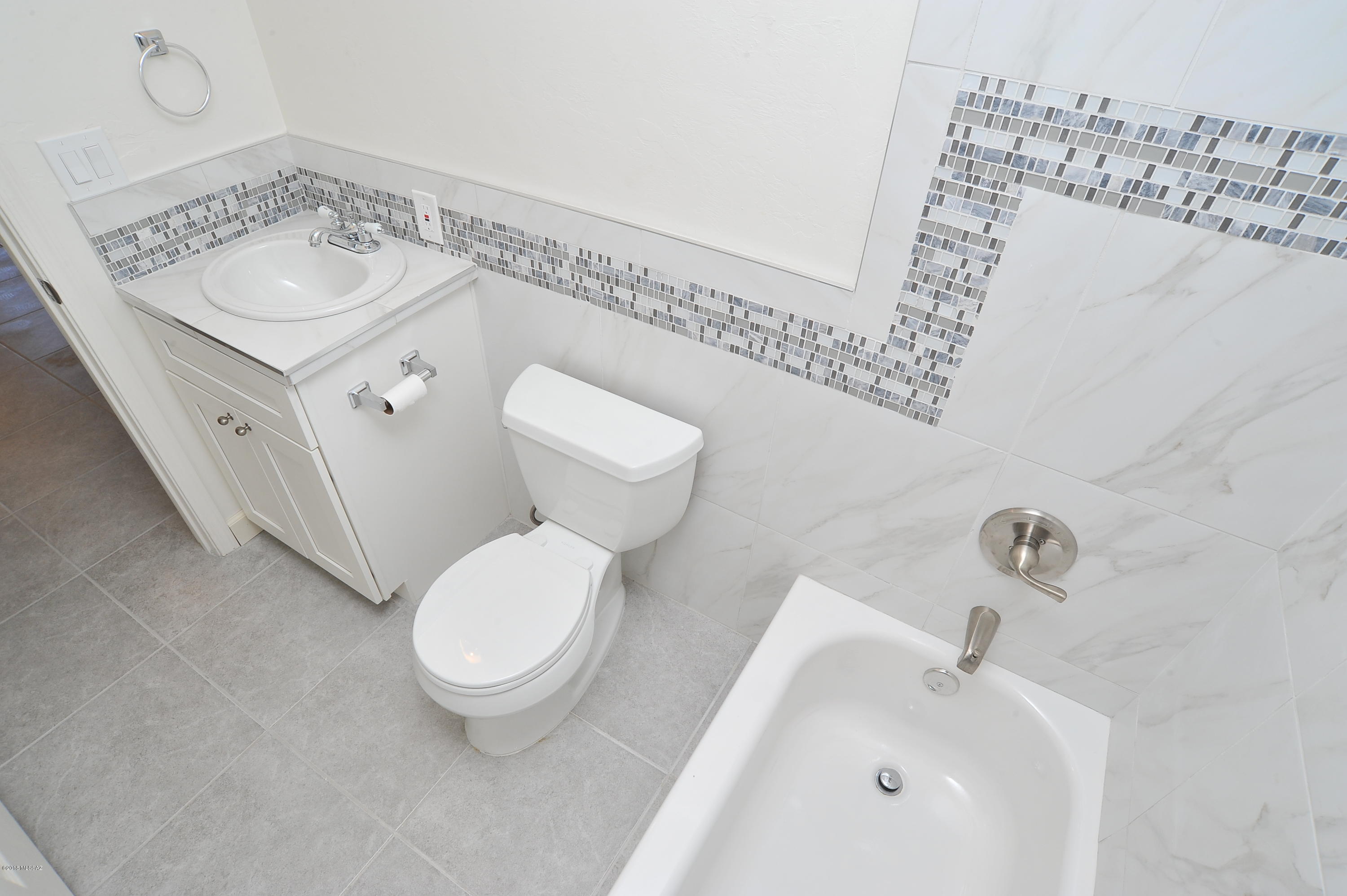 Miracle Mile Manor - Residential