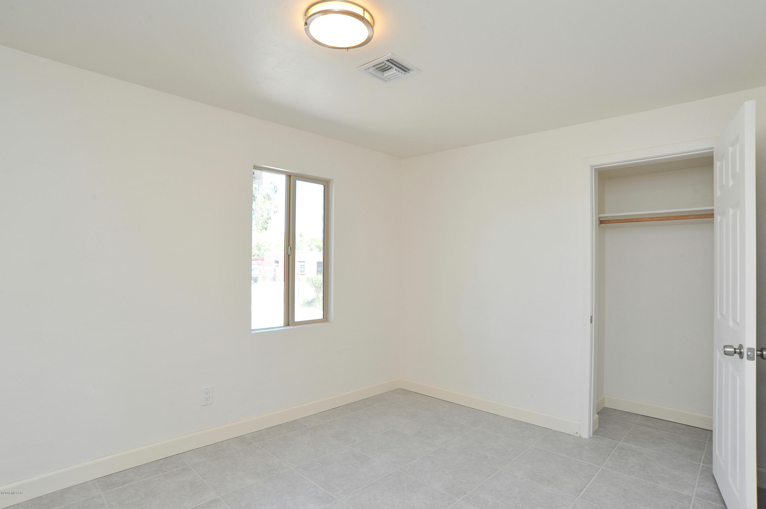 Miracle Mile Manor - Residential