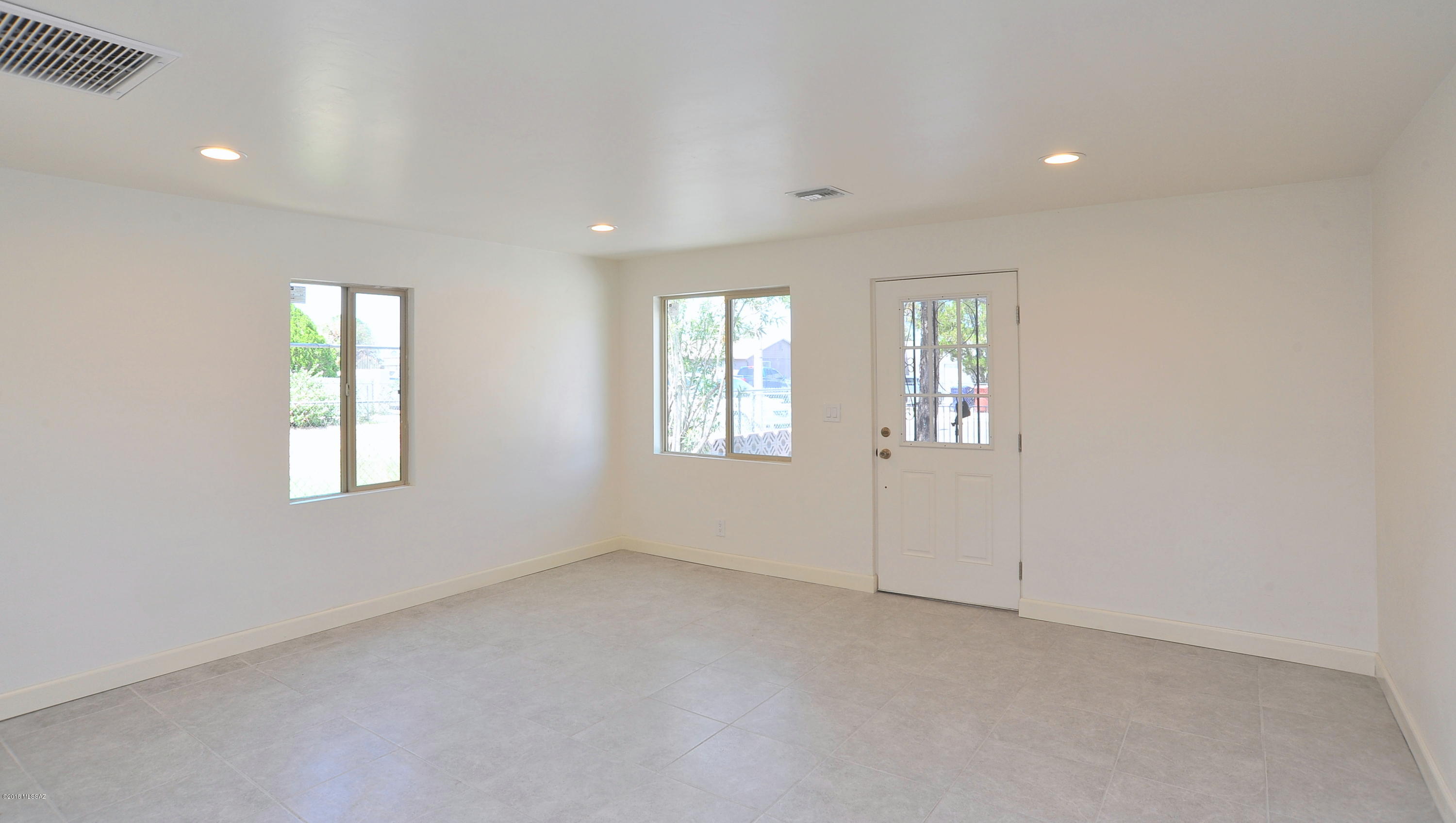 Miracle Mile Manor - Residential