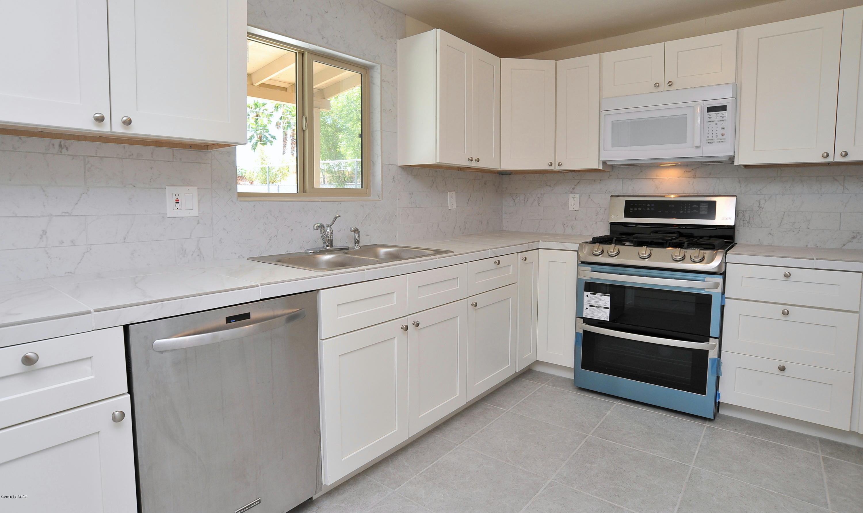 Miracle Mile Manor - Residential