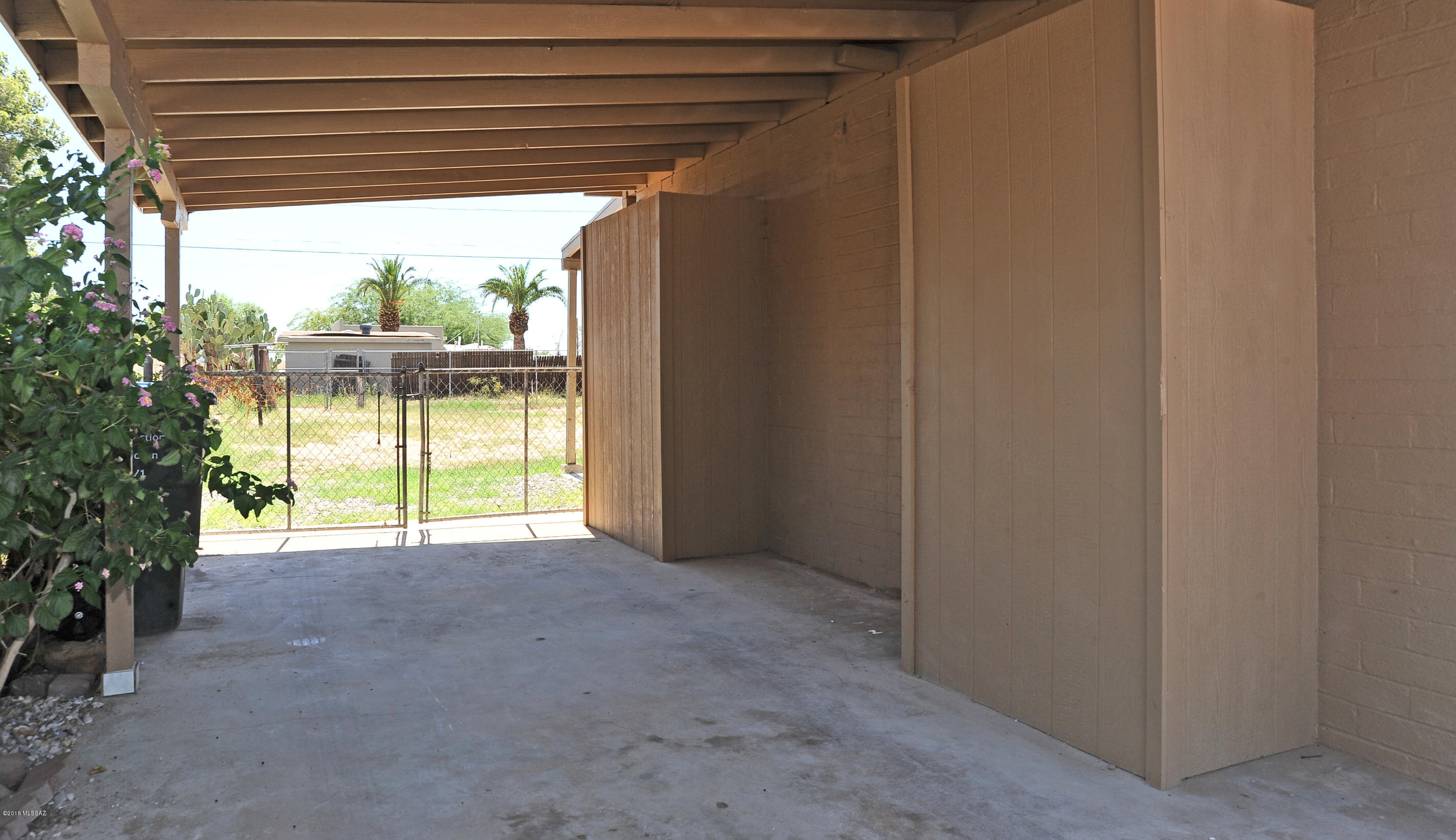 Miracle Mile Manor - Residential