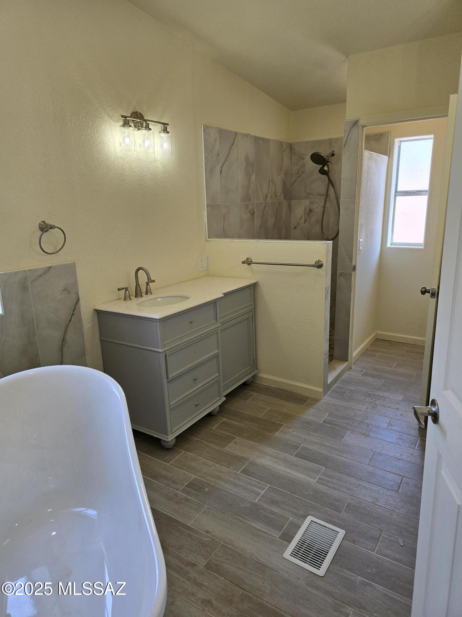 15785 N Twin Lakes Drive