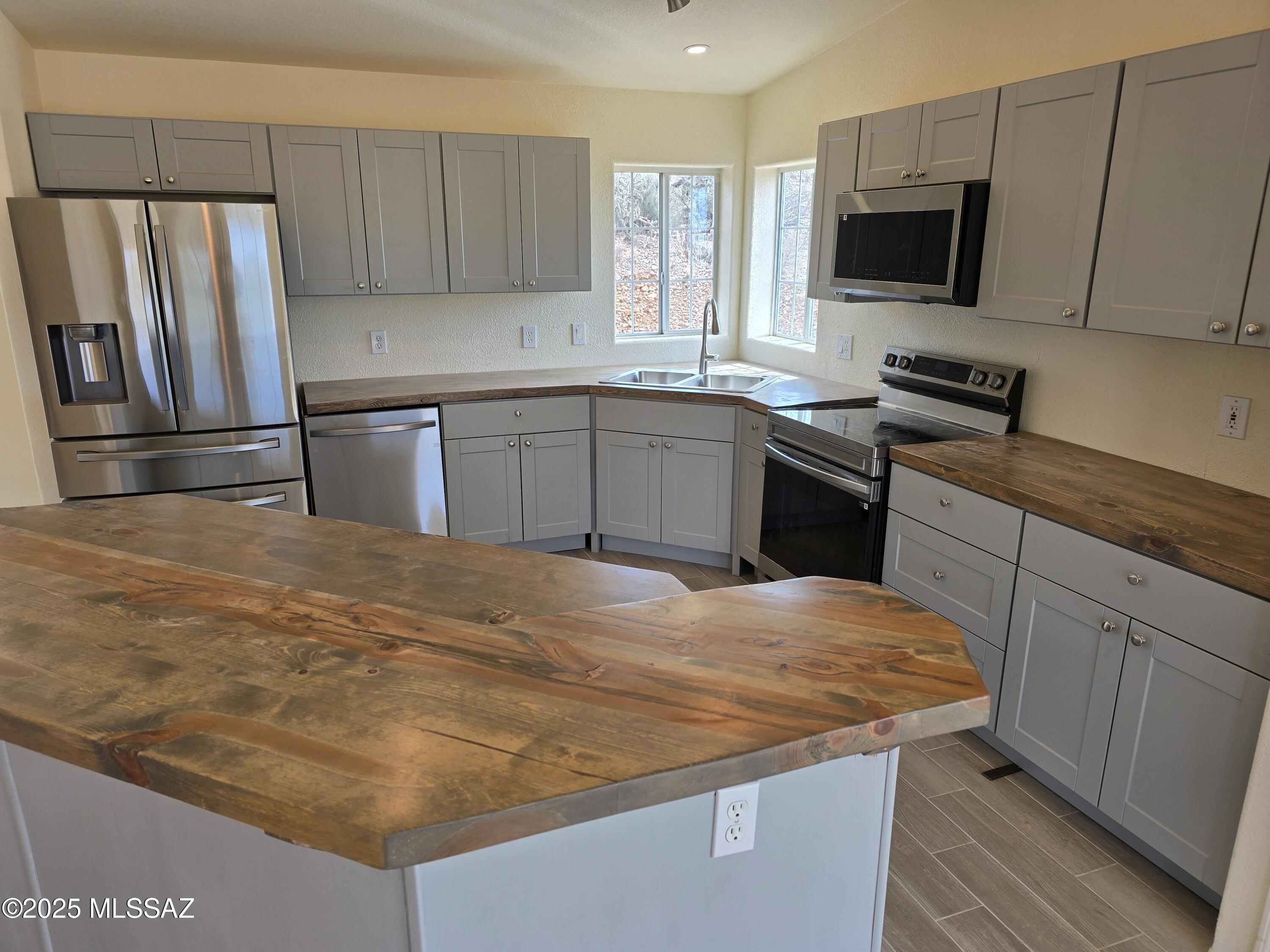 15785 N Twin Lakes Drive