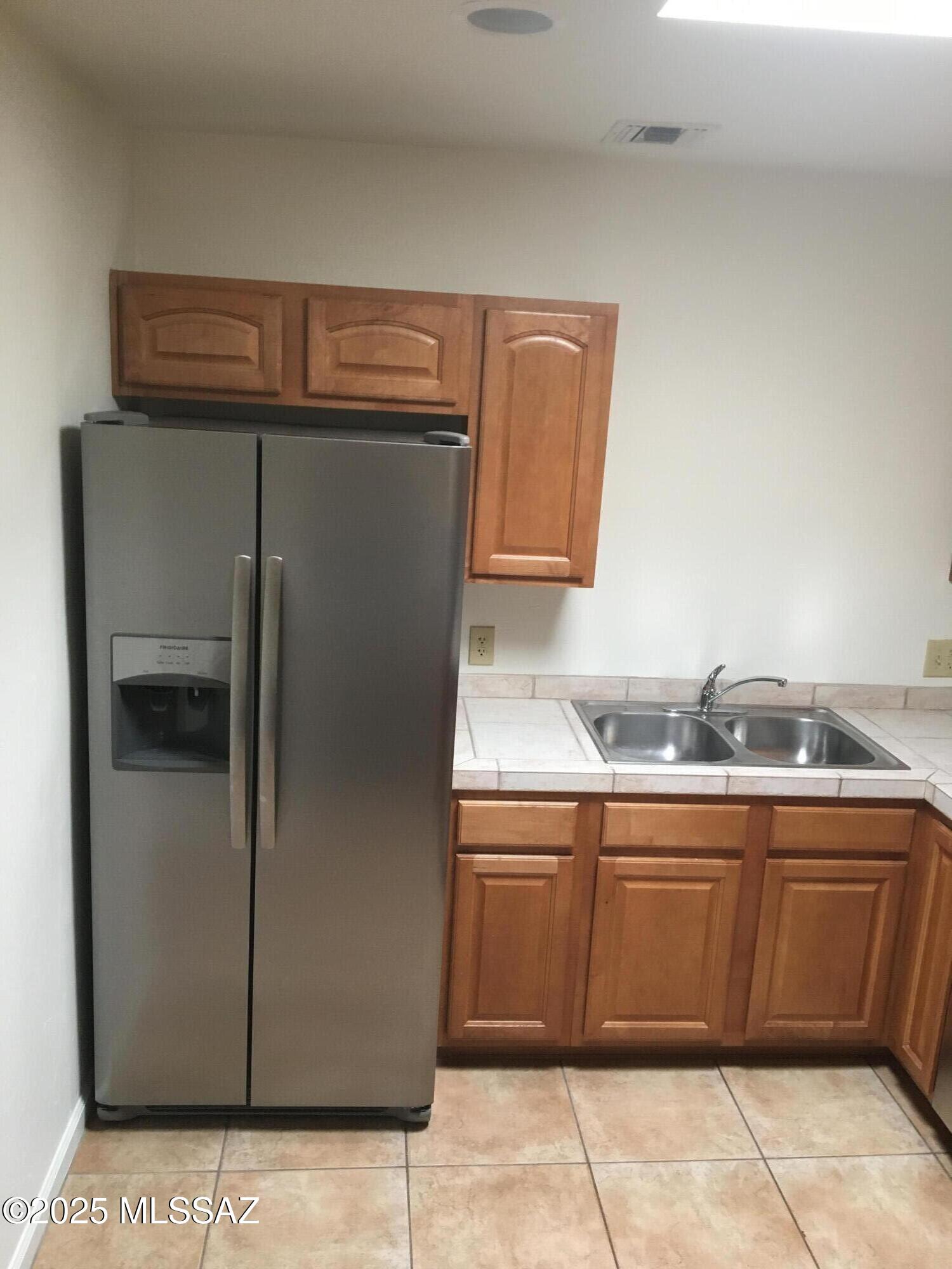 Reflections in the Catalina Condominium - Residential Lease