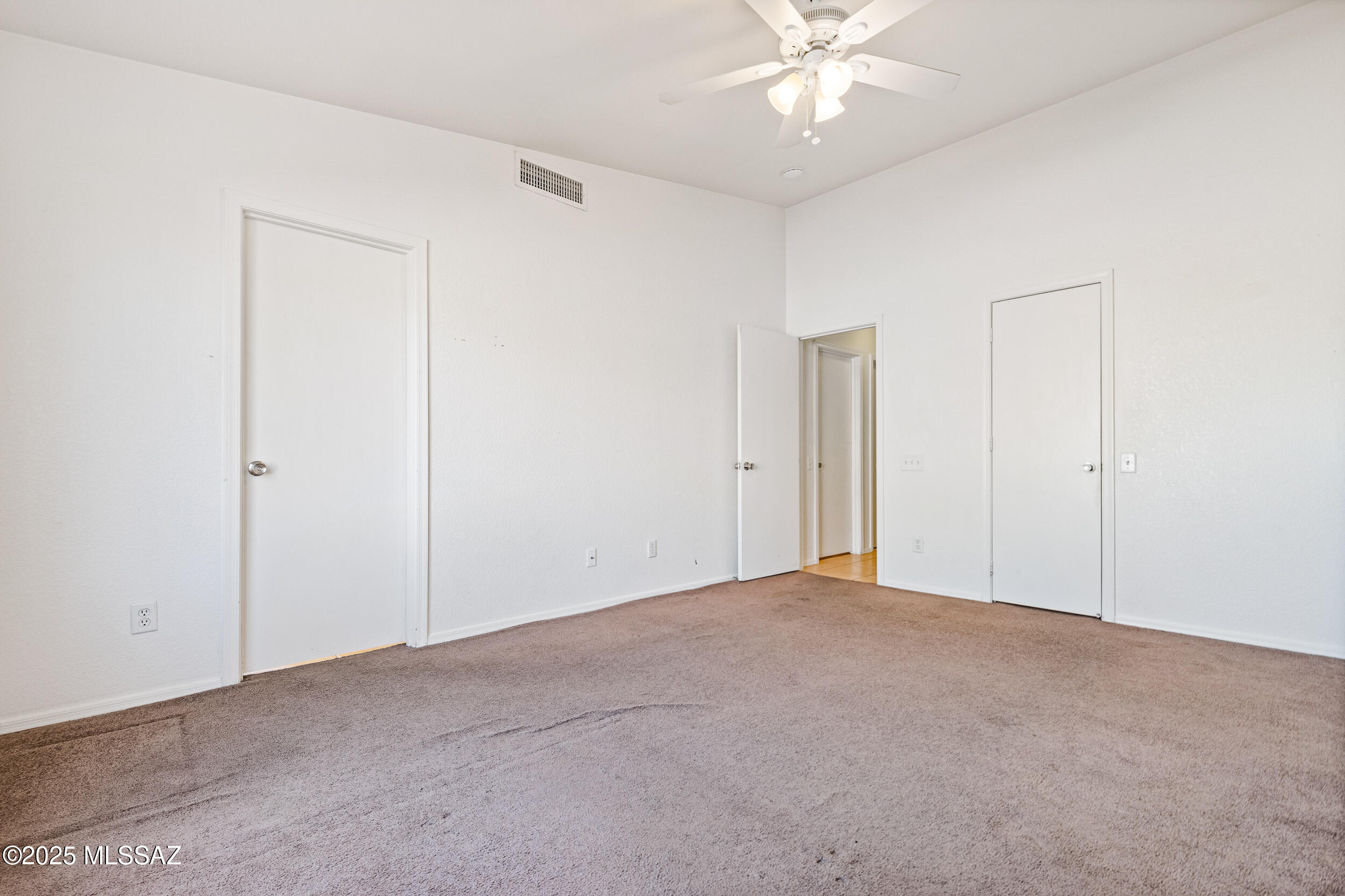 Silver Moon (1-101) - Residential