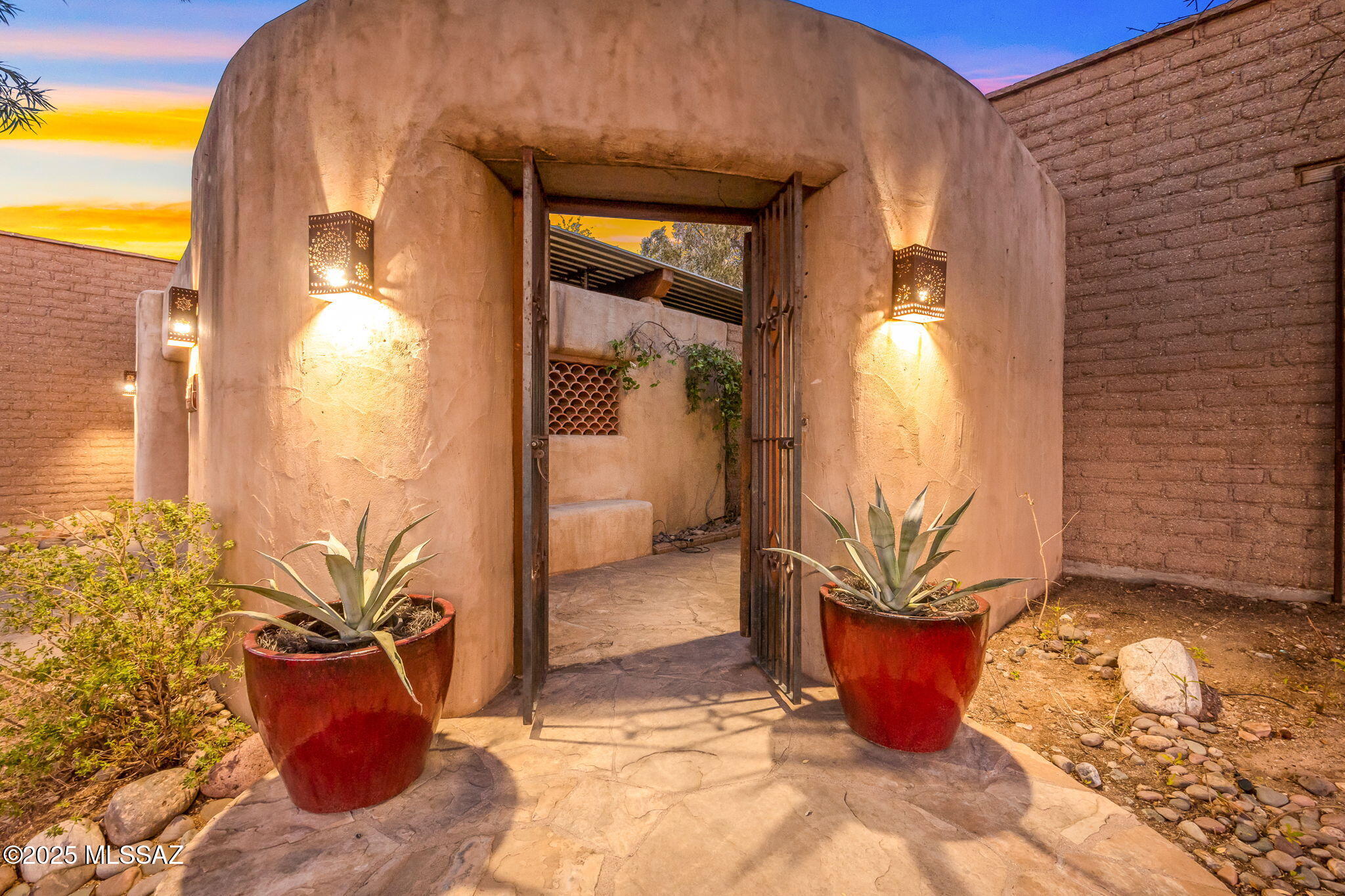 3008 E Placita Santa Lucia