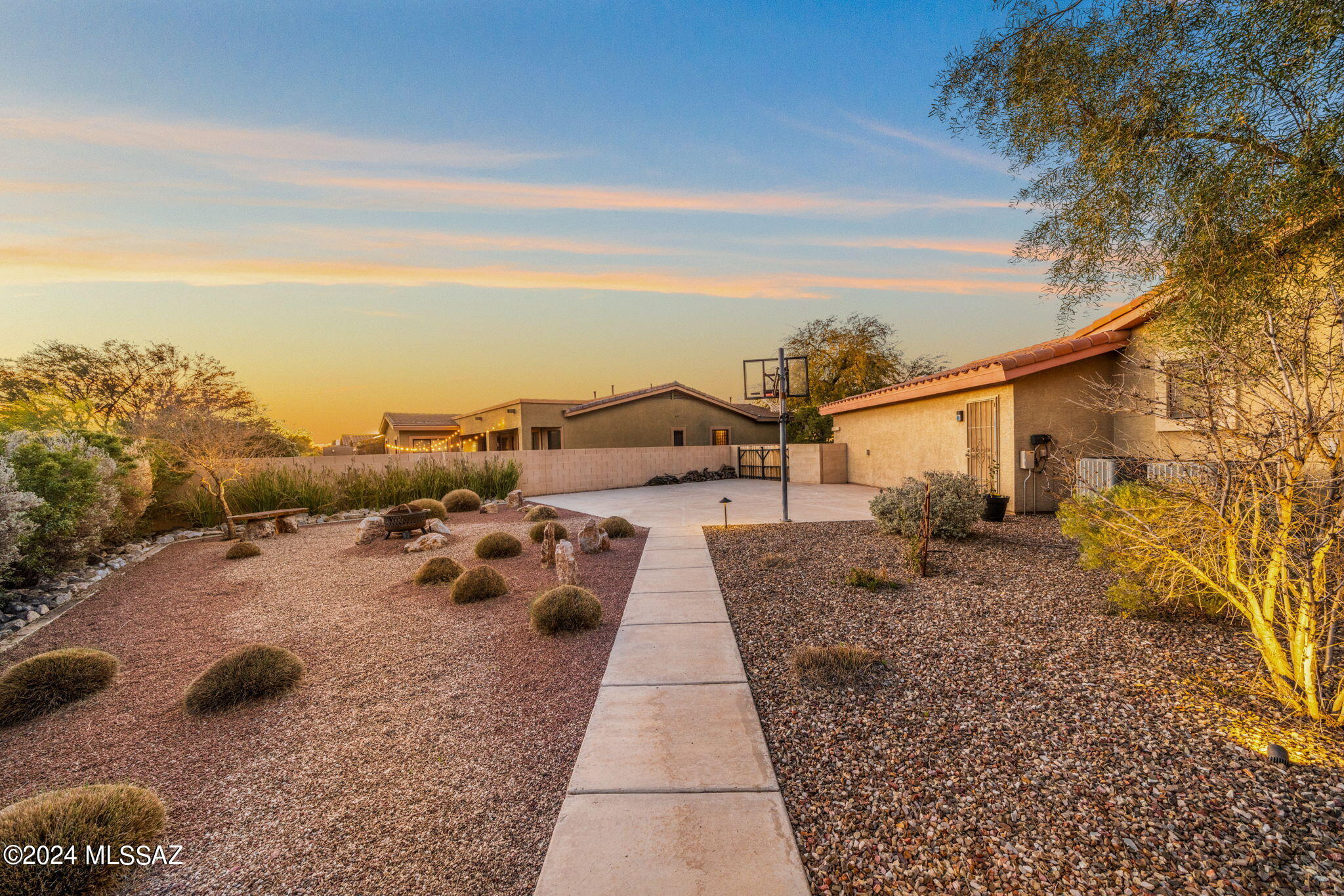 Mira Vista (1-60) - Residential