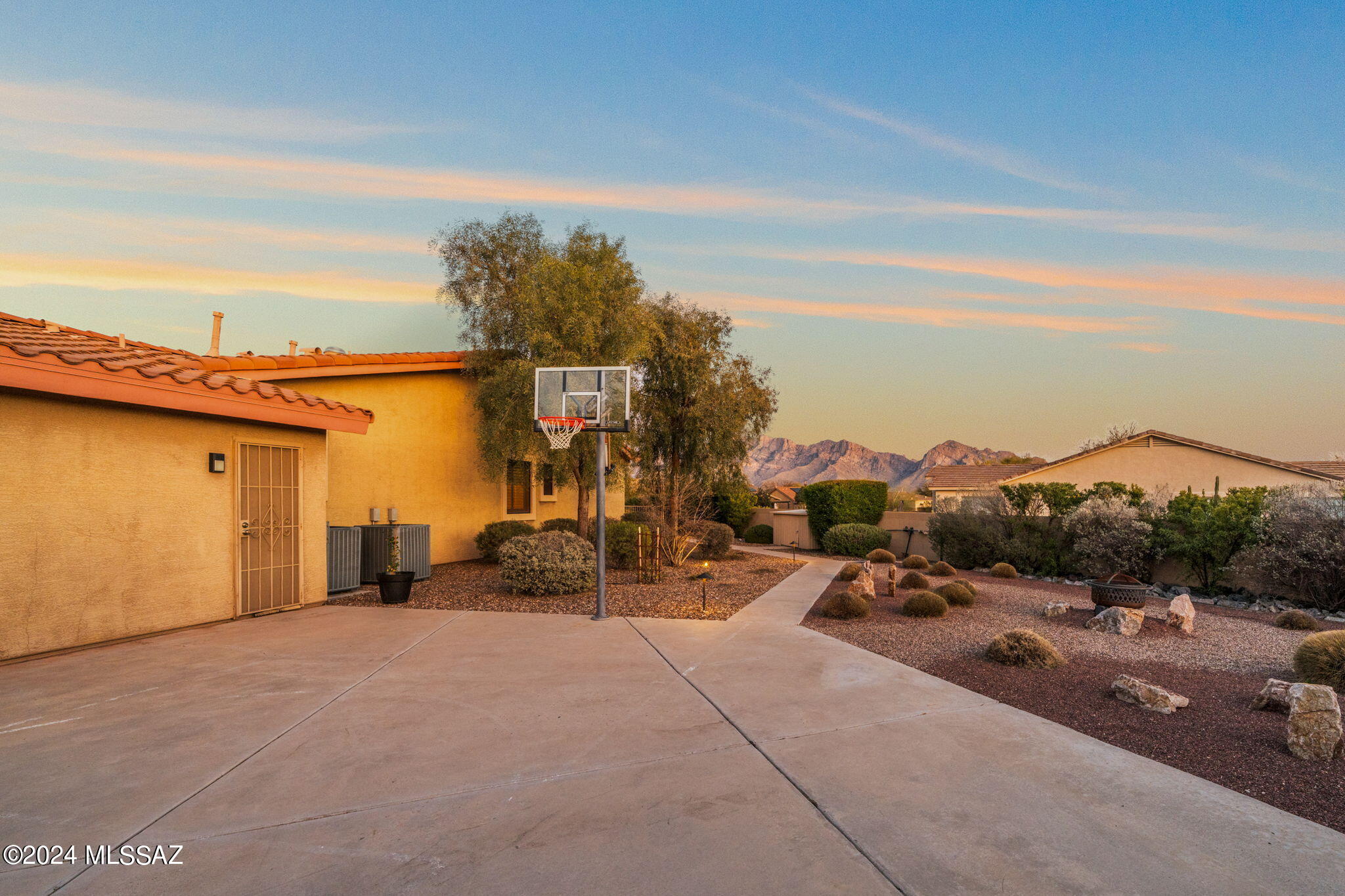 Mira Vista (1-60) - Residential