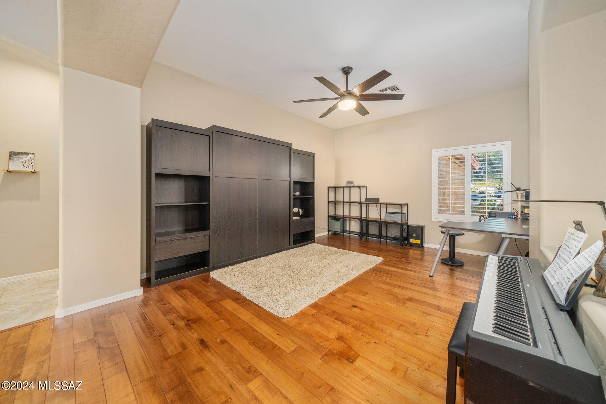 Mira Vista (1-60) - Residential