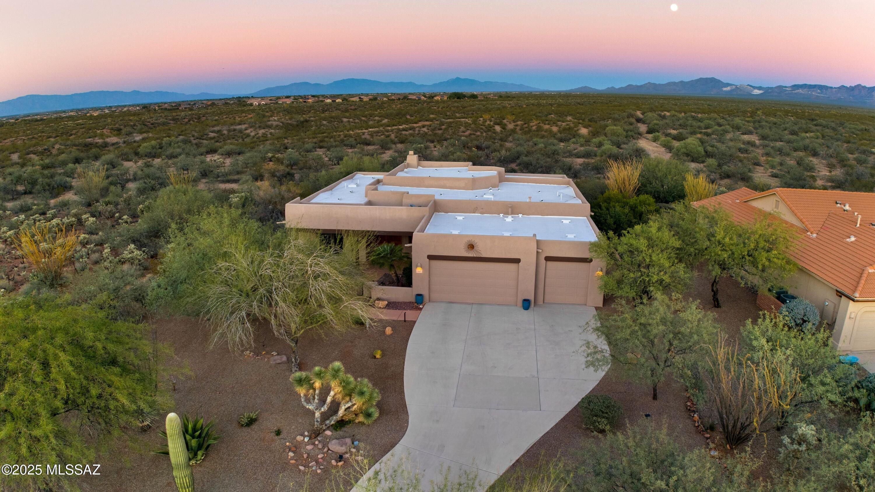 997 E Josephine Saddle Place