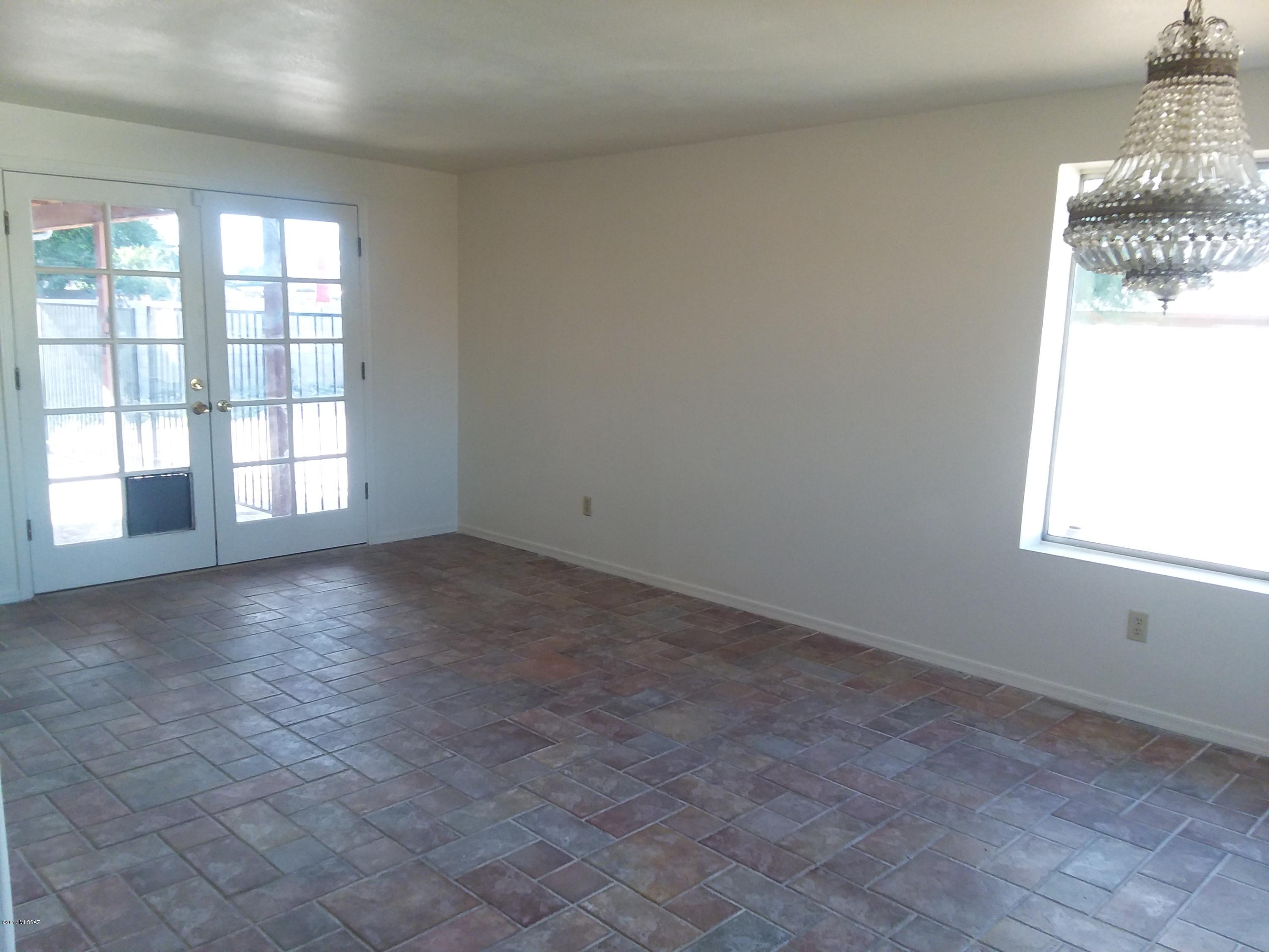 Sutton Place (1-120) - Residential