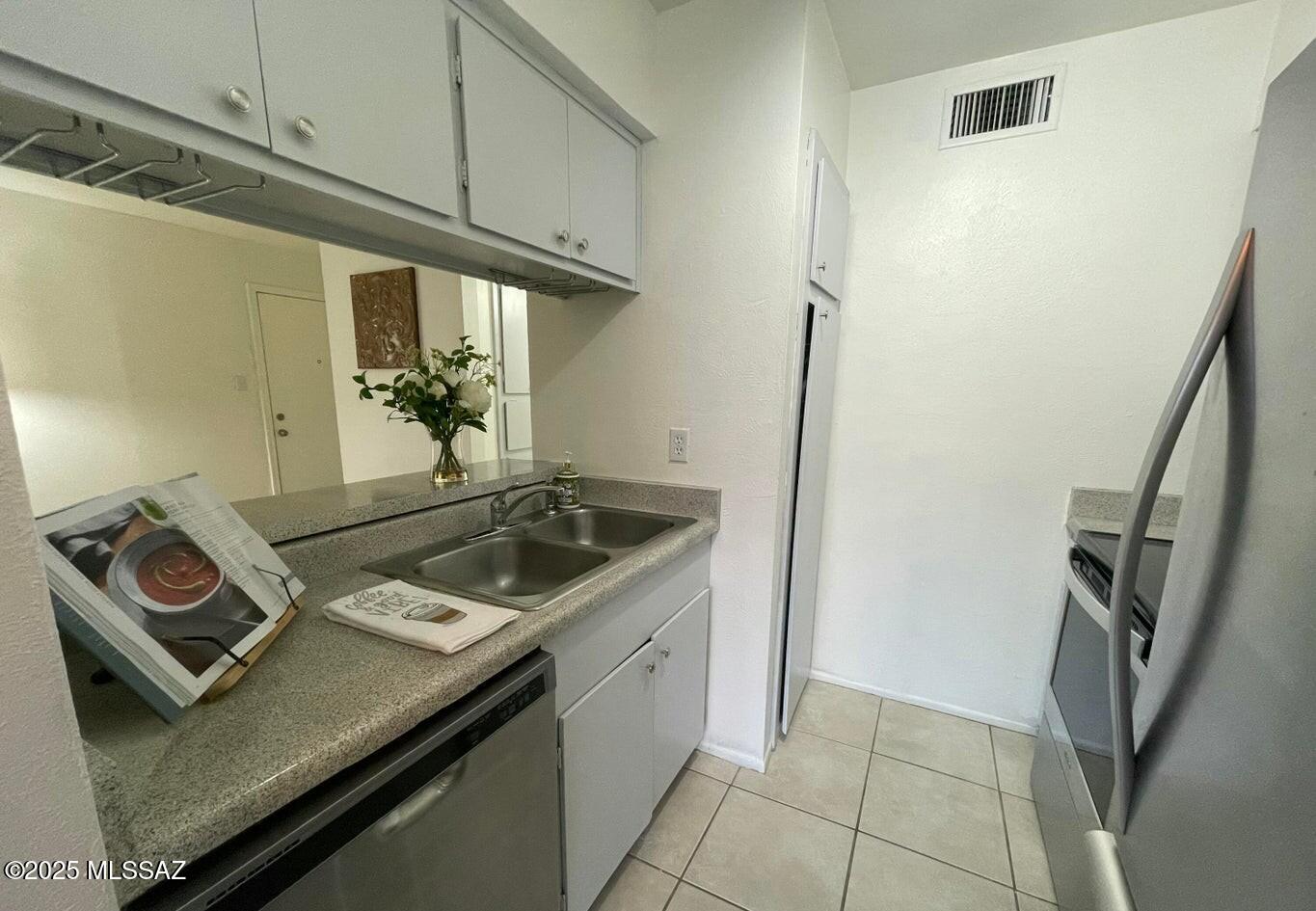 1600 N Wilmot Road UNIT 258