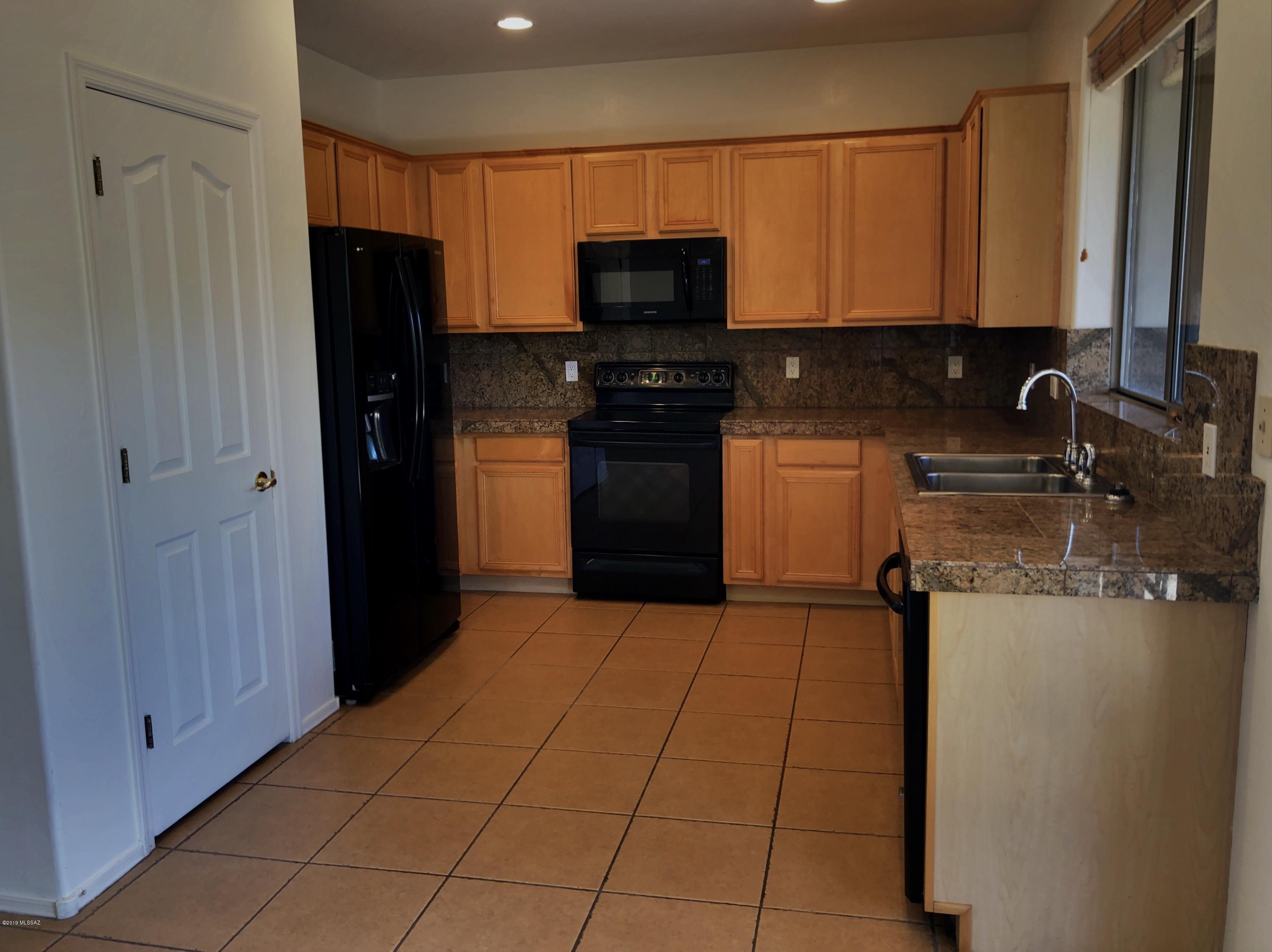 Hacienda Del Rio (1-118) - Residential