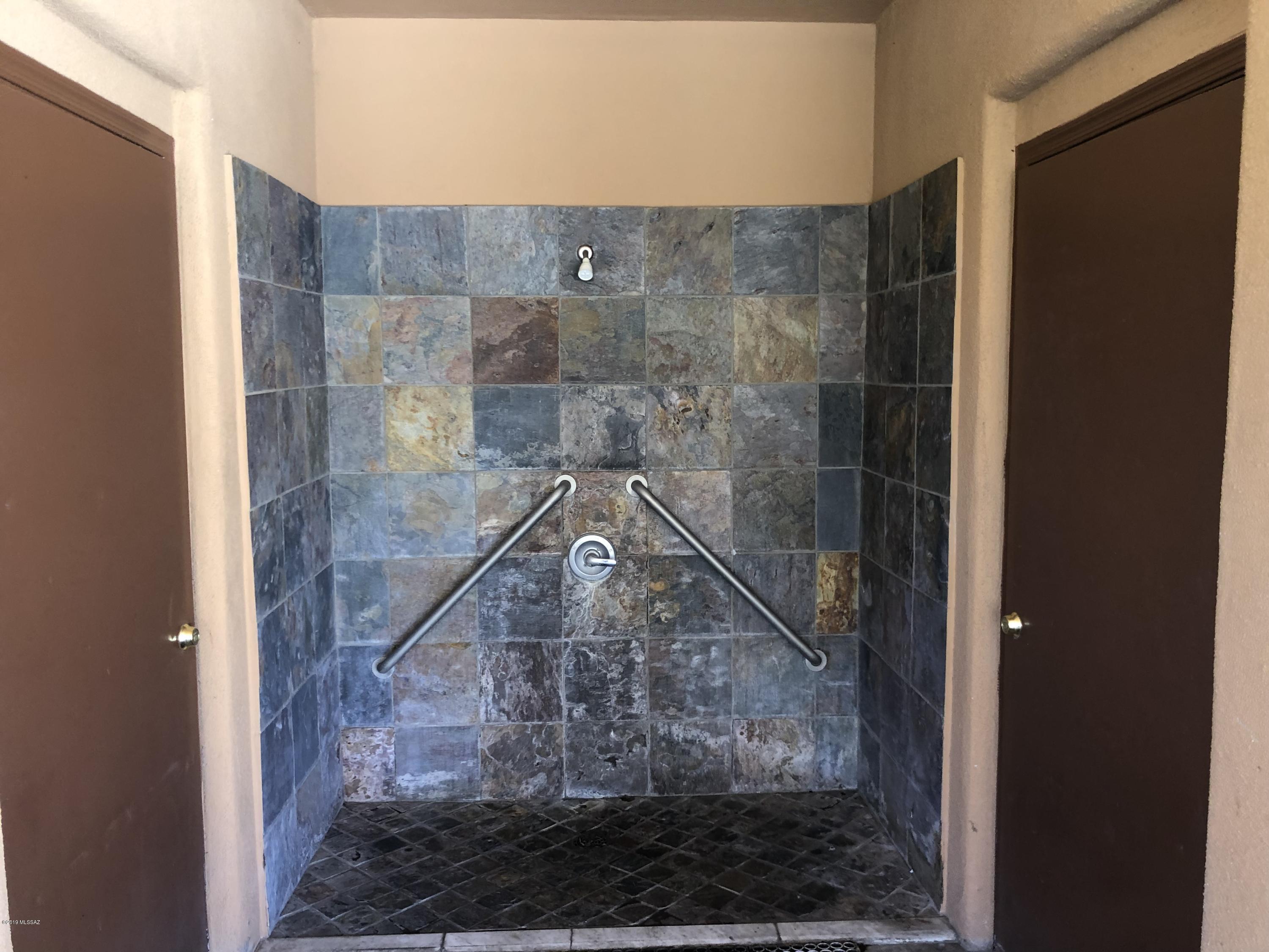 Hacienda Del Rio (1-118) - Residential