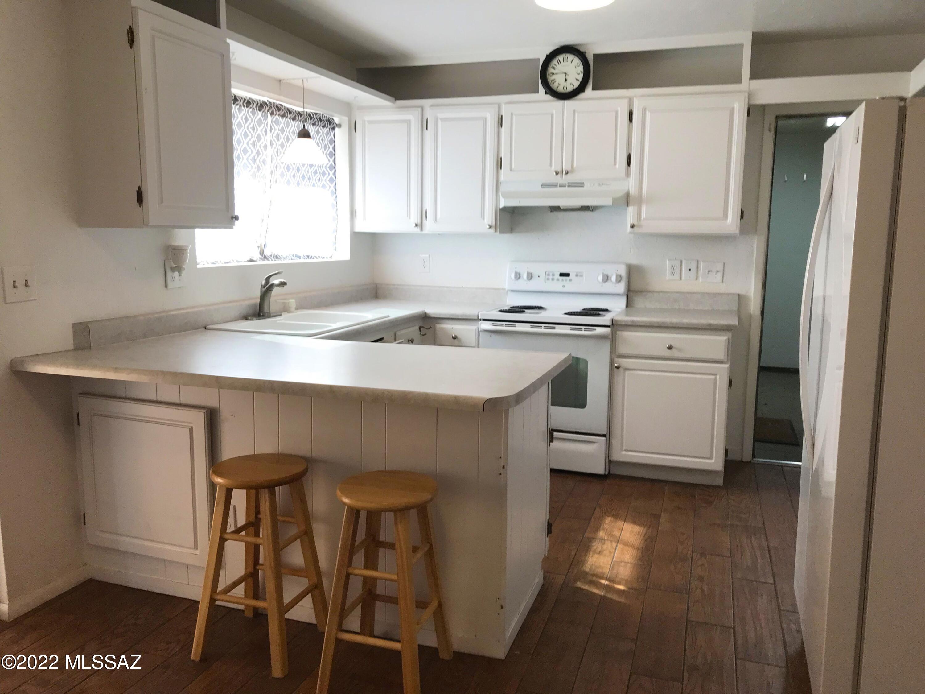 Tucson Park West NO. 3 (1-144) - Residential Lease