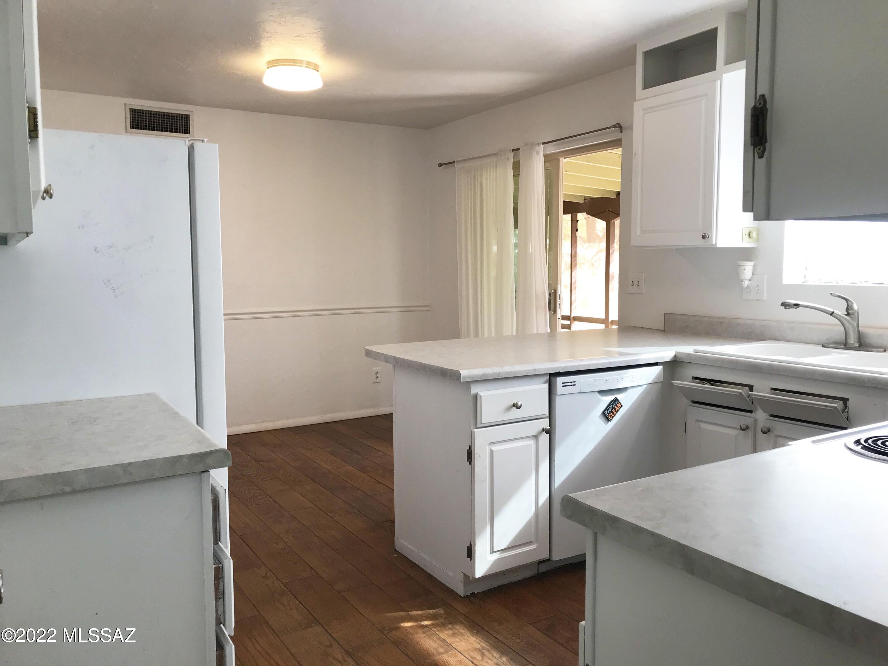 Tucson Park West NO. 3 (1-144) - Residential Lease