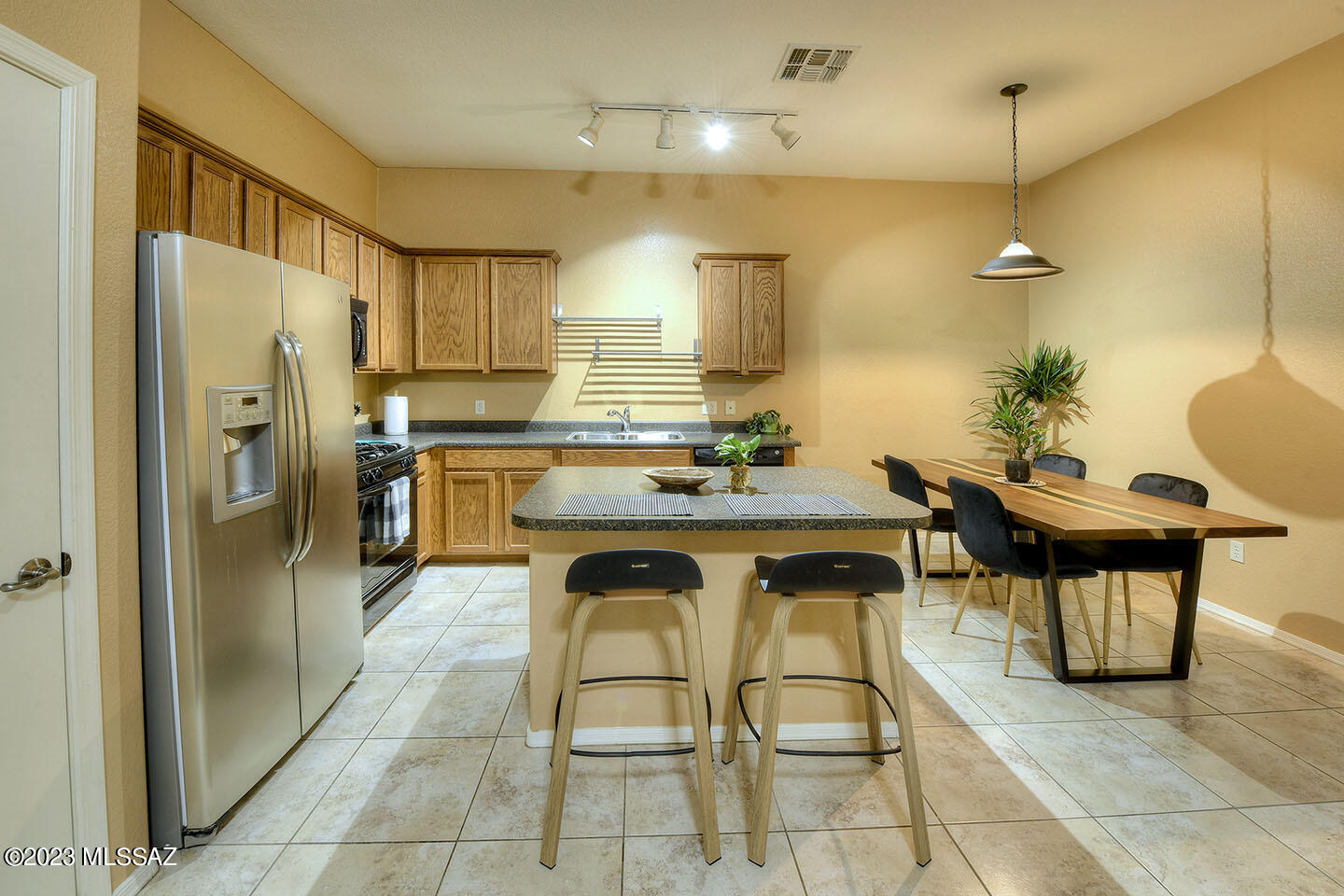 Tres Pueblos - Residential
