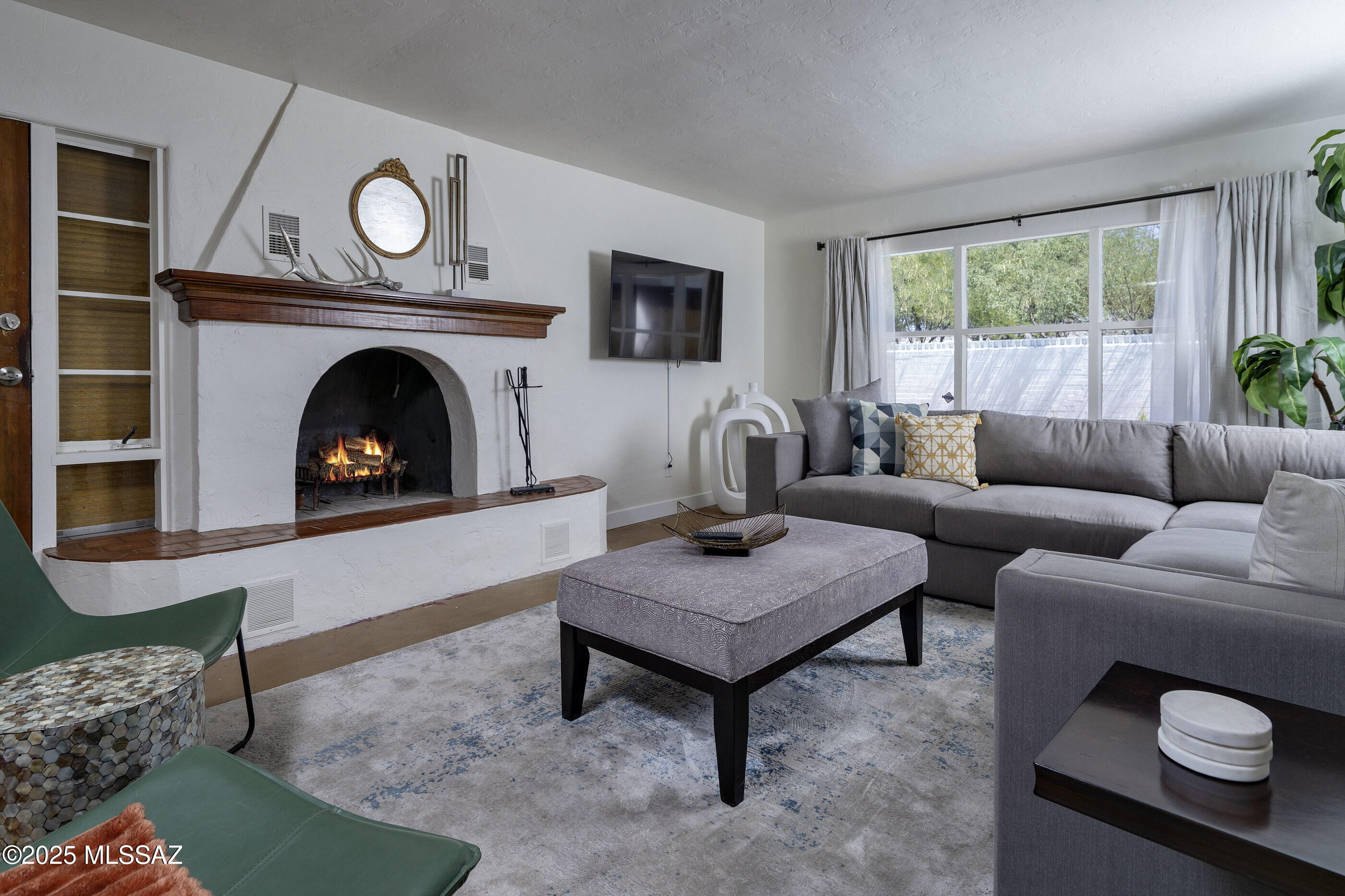 4051 E Calle De Jardin