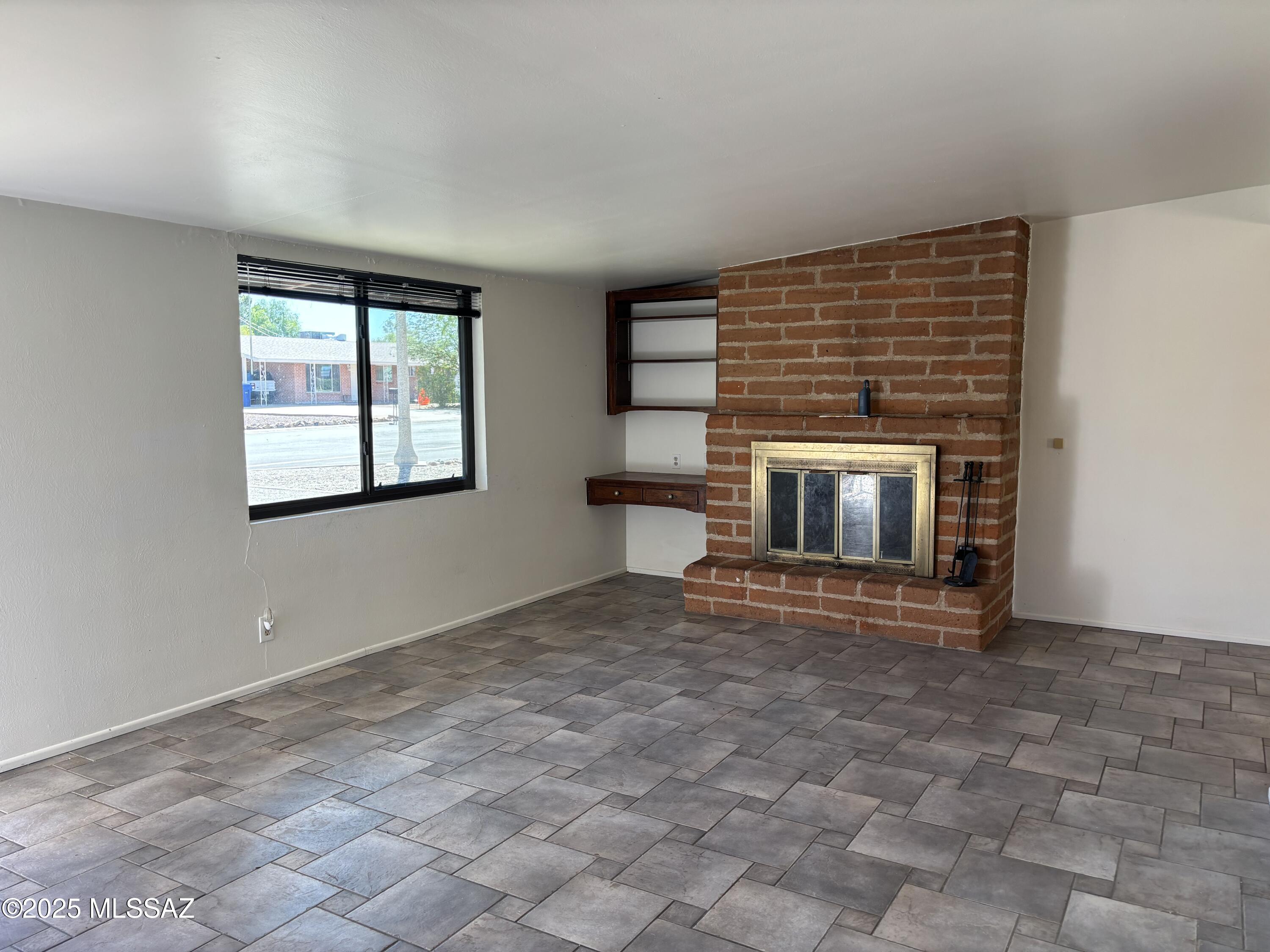 1742 S Avenida Del Sol