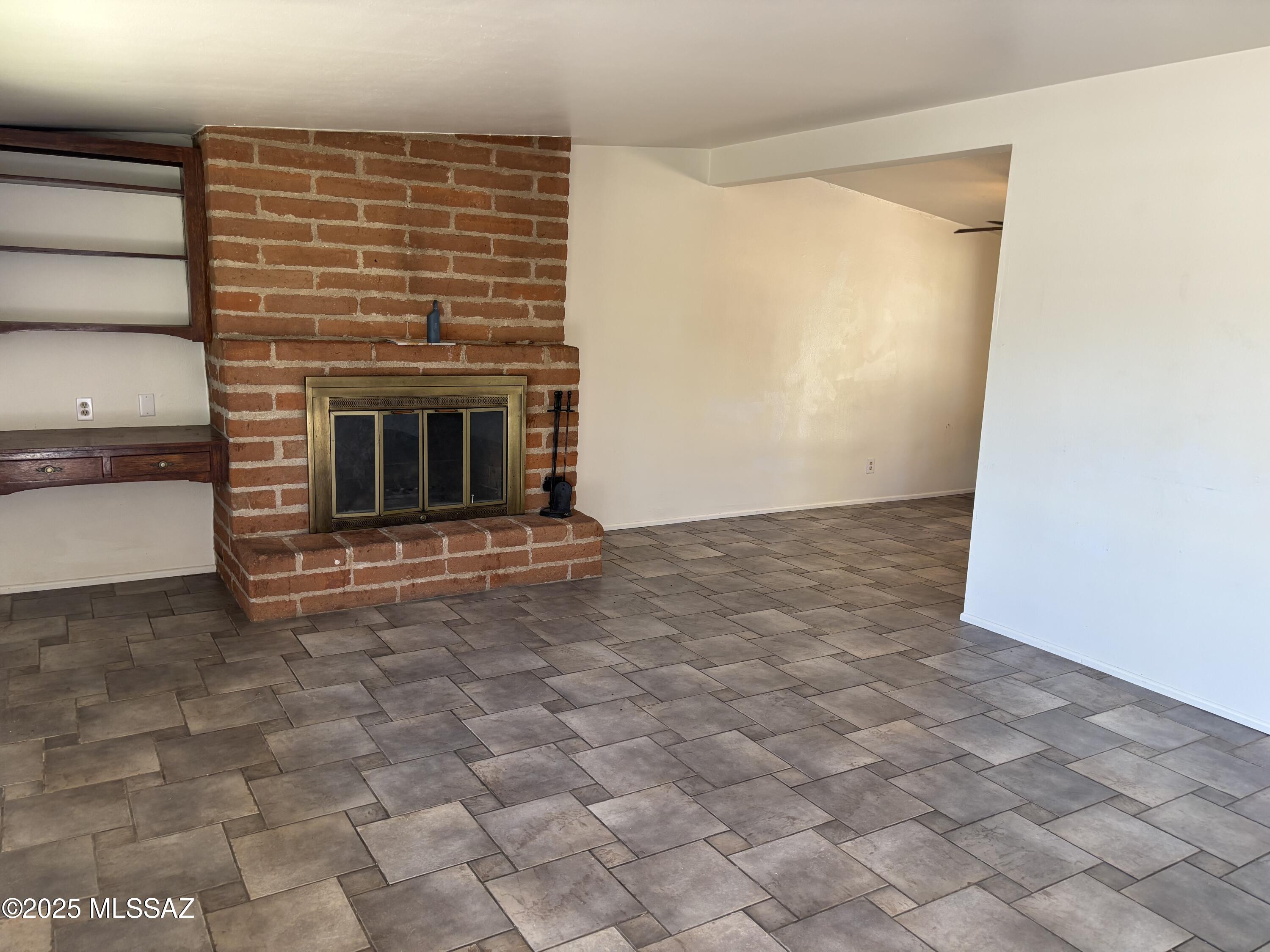 1742 S Avenida Del Sol