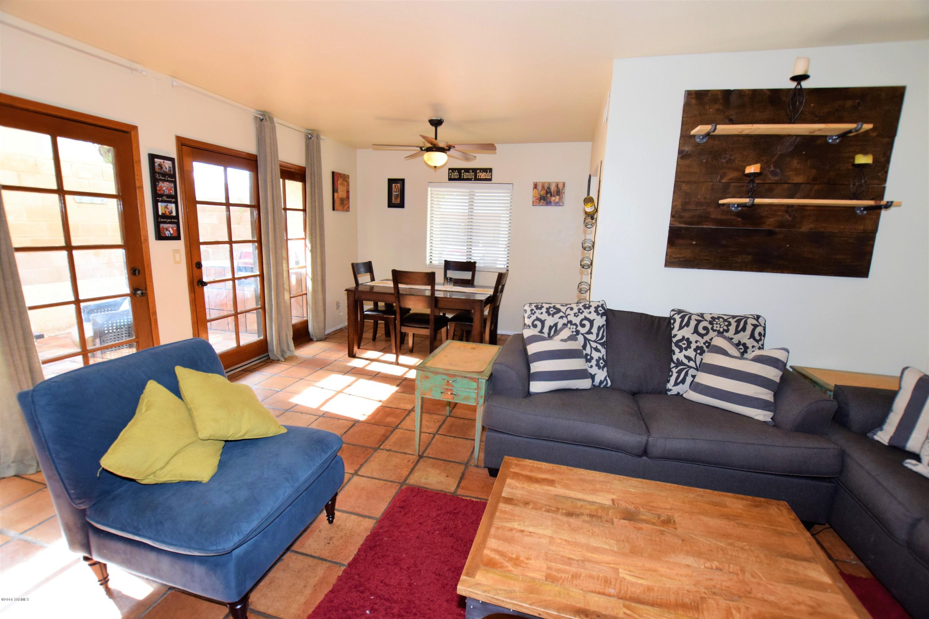 Las Lomitas Townhouses - Residential