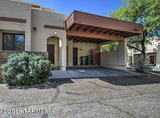 Las Lomitas Townhouses - Residential