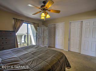 Las Lomitas Townhouses - Residential