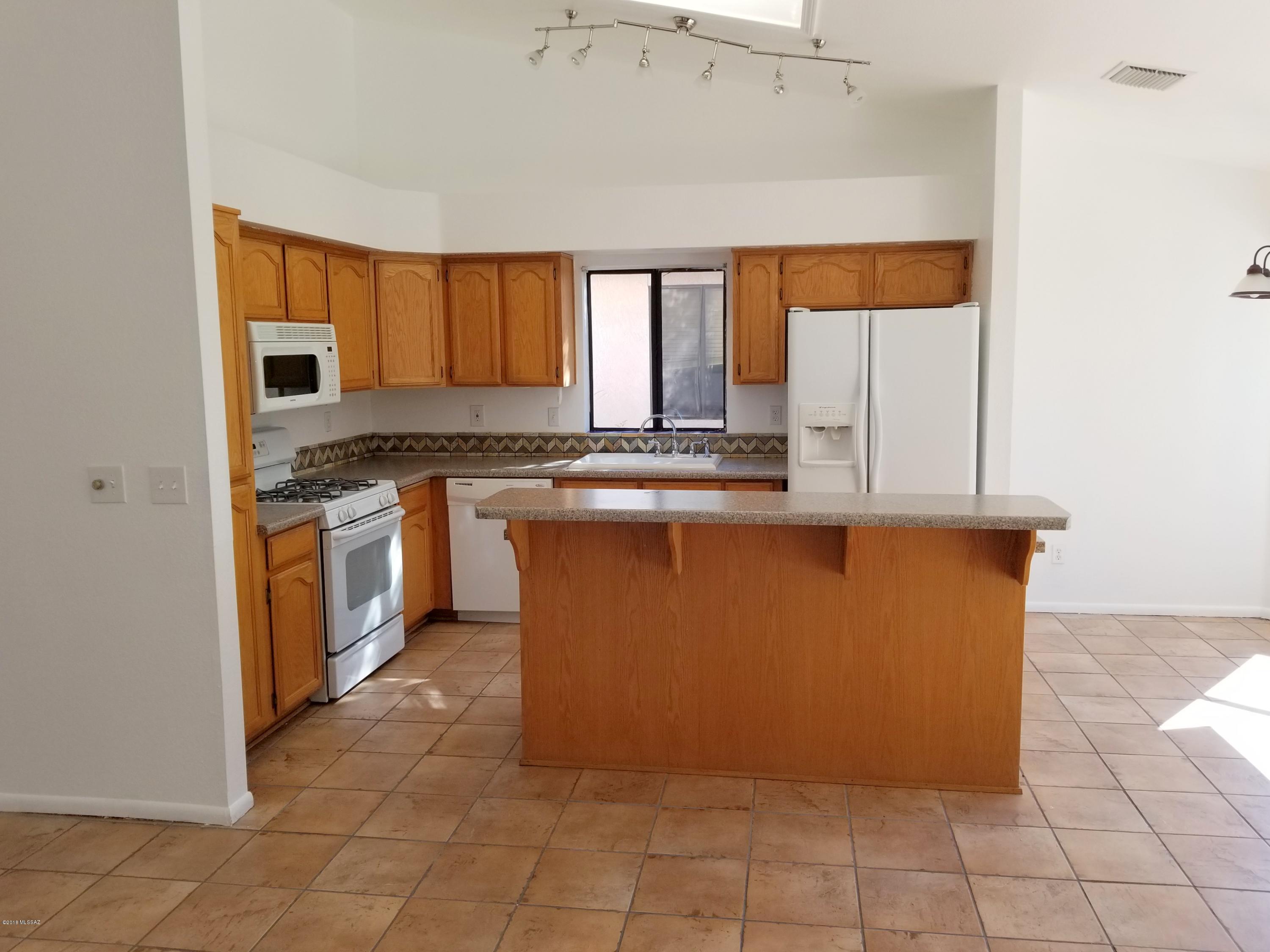 Linda Vista Terrace(1-102) - Residential