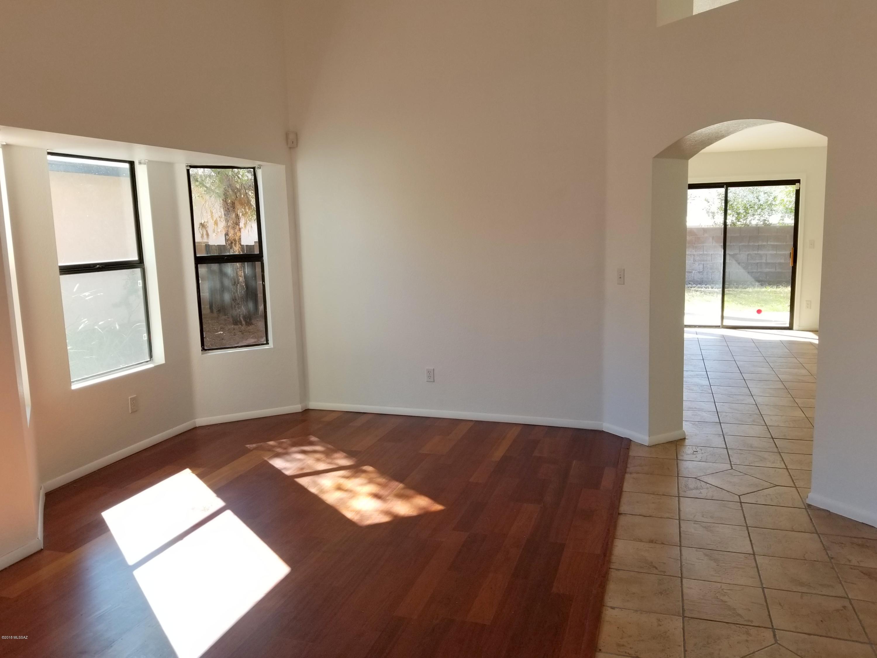 Linda Vista Terrace(1-102) - Residential