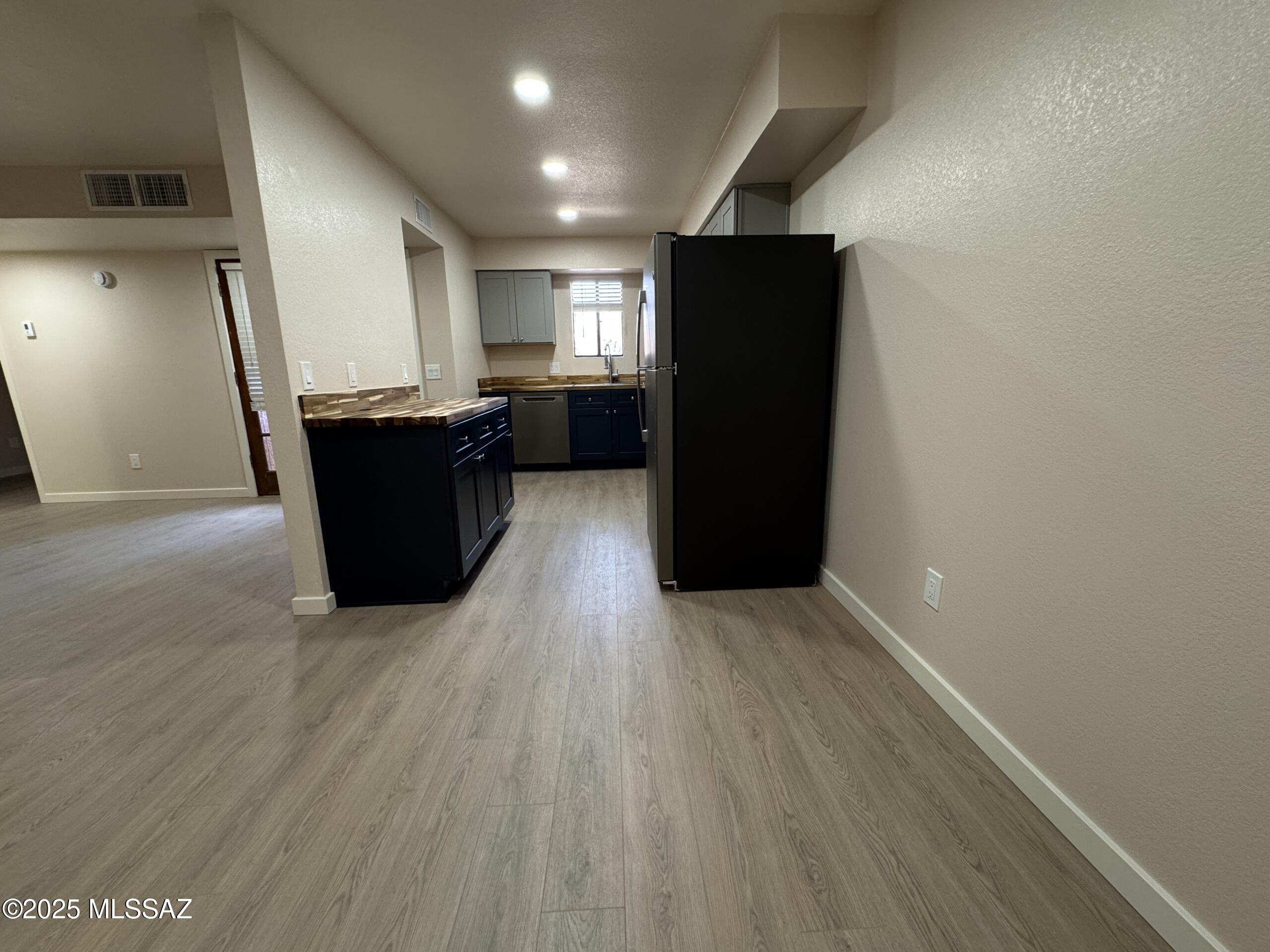3690 N Country Club Road 1017