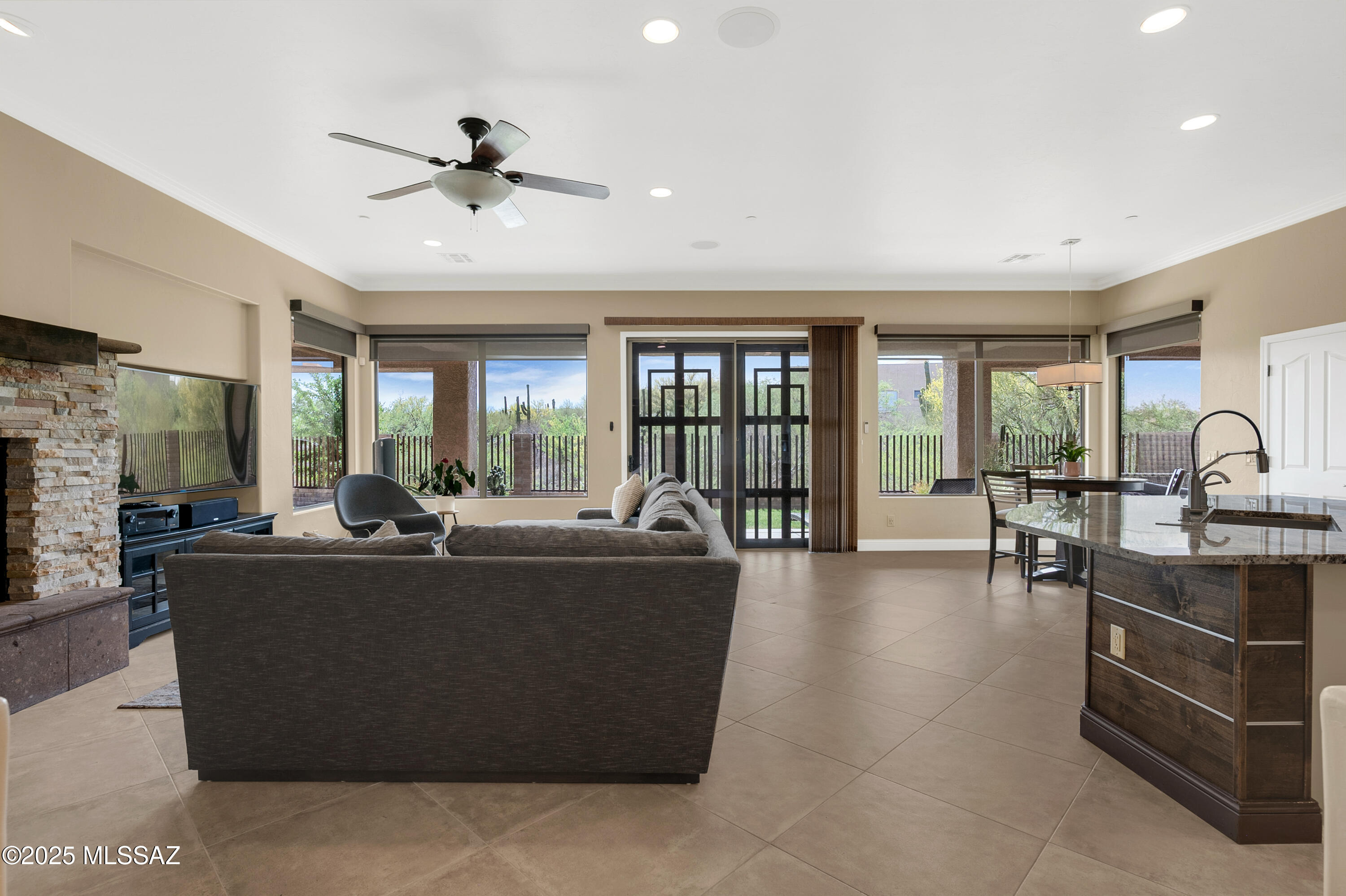 1808 W Quartz Rock Place
