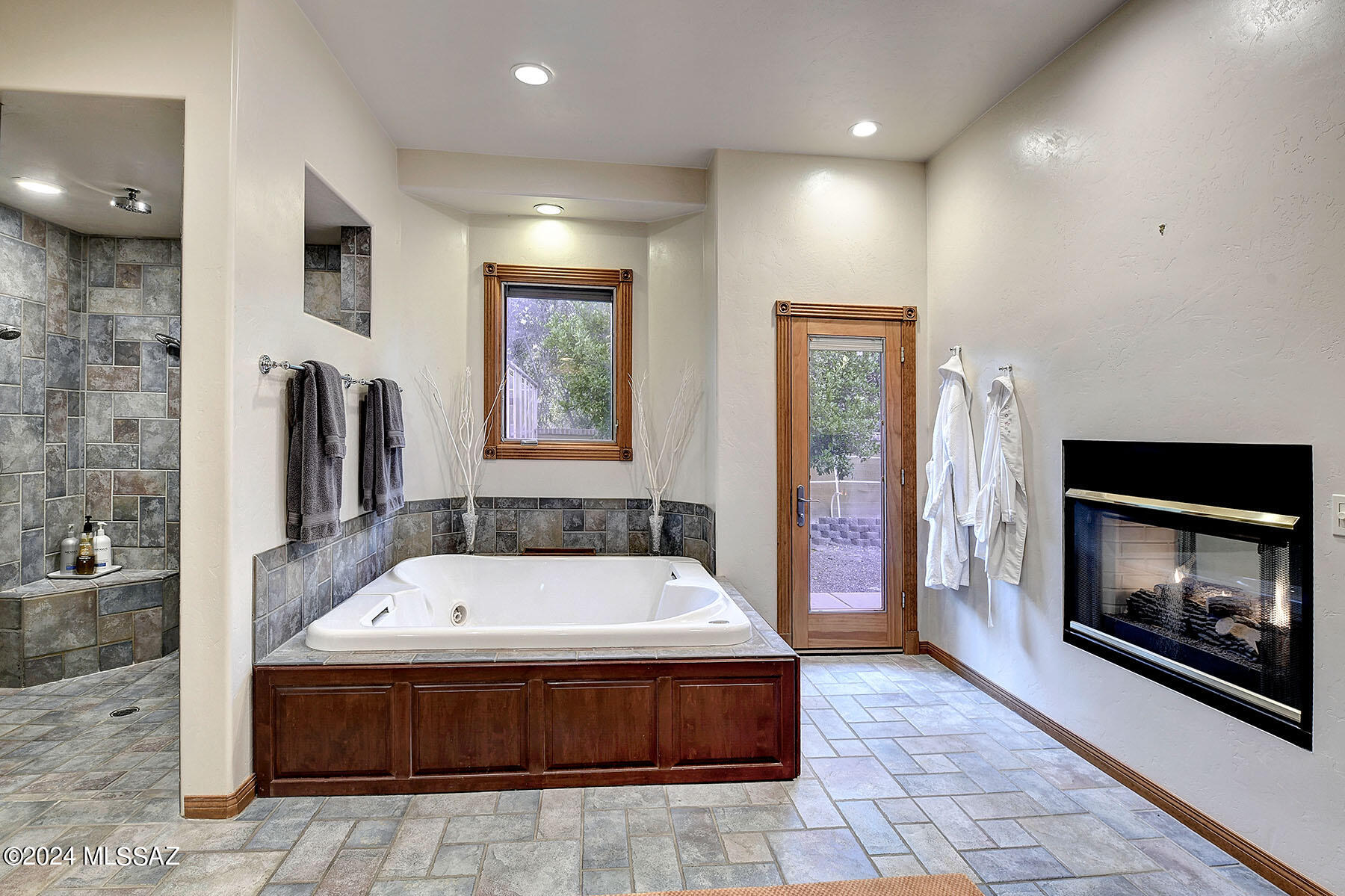 Country Club Estates NO. 1 - Residential